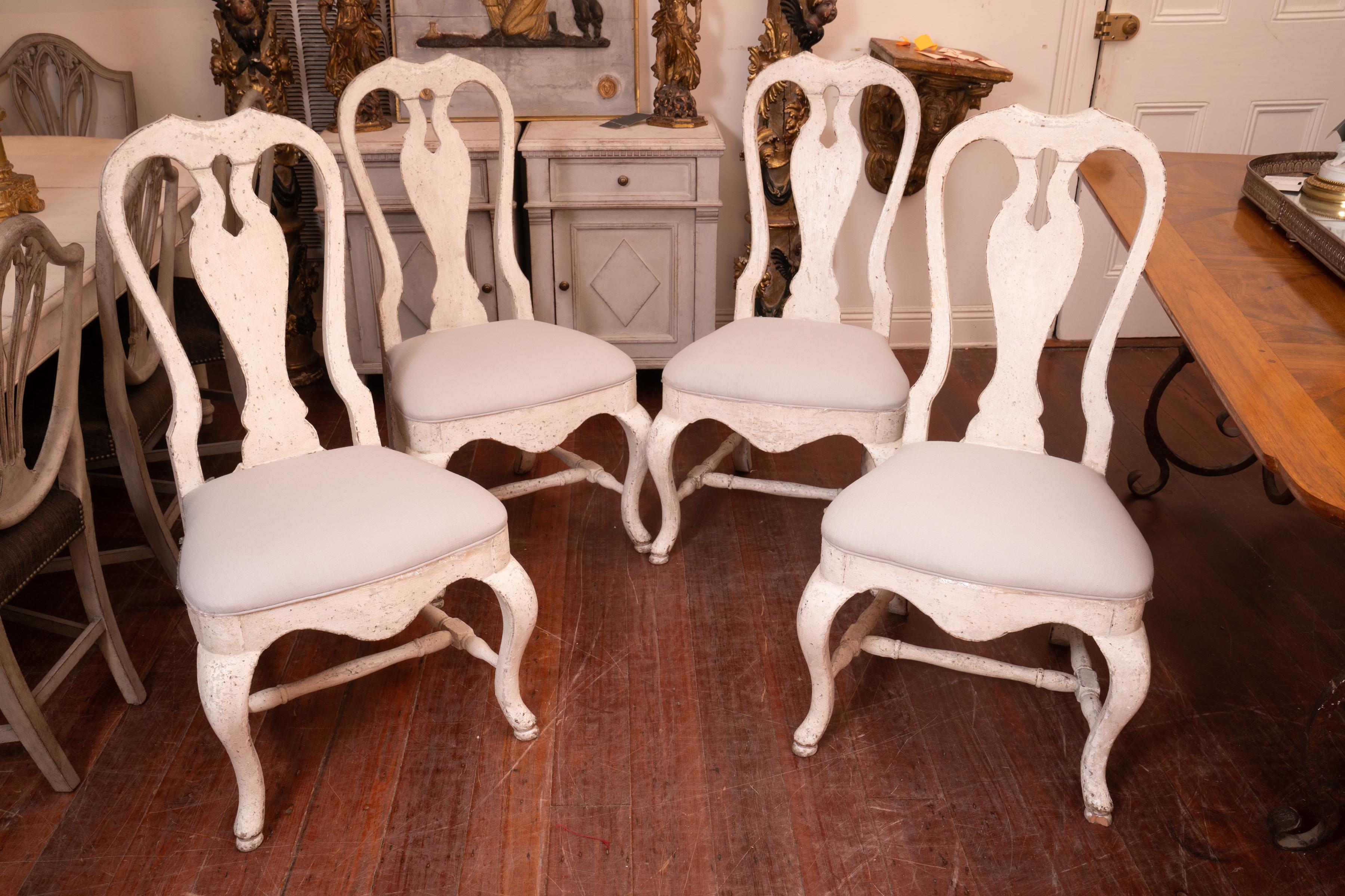 Set of 12 19th Century Painted Dining Chairs In Good Condition In New Orleans, LA
