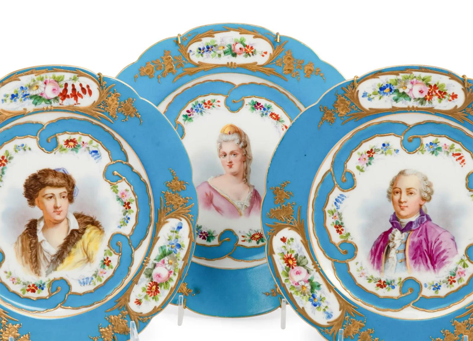 Set of 12 19th Century Sèvres Porcelain Plates For Sale 1