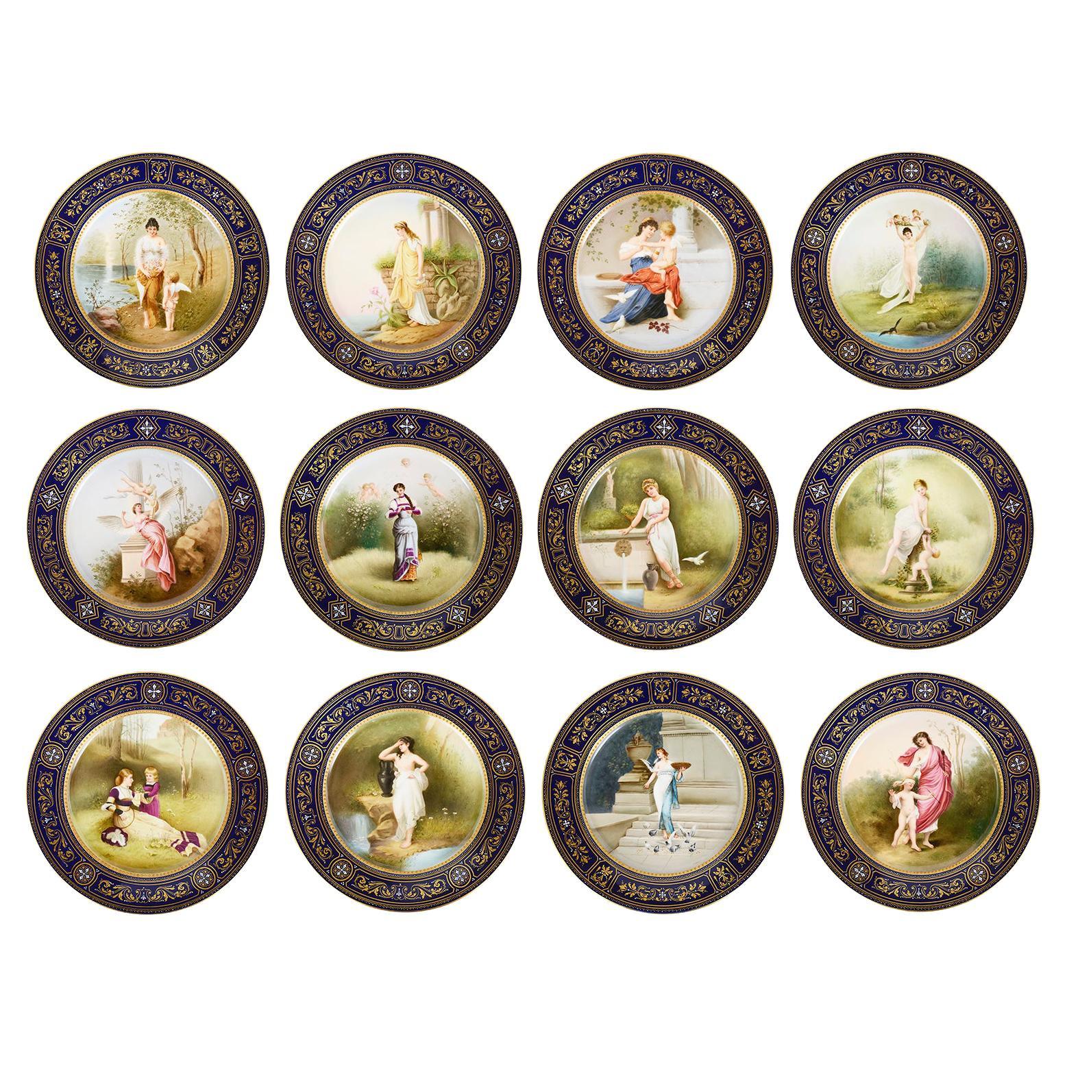 Lot de 12 assiettes en porcelaine de Vienne du 19ème siècle