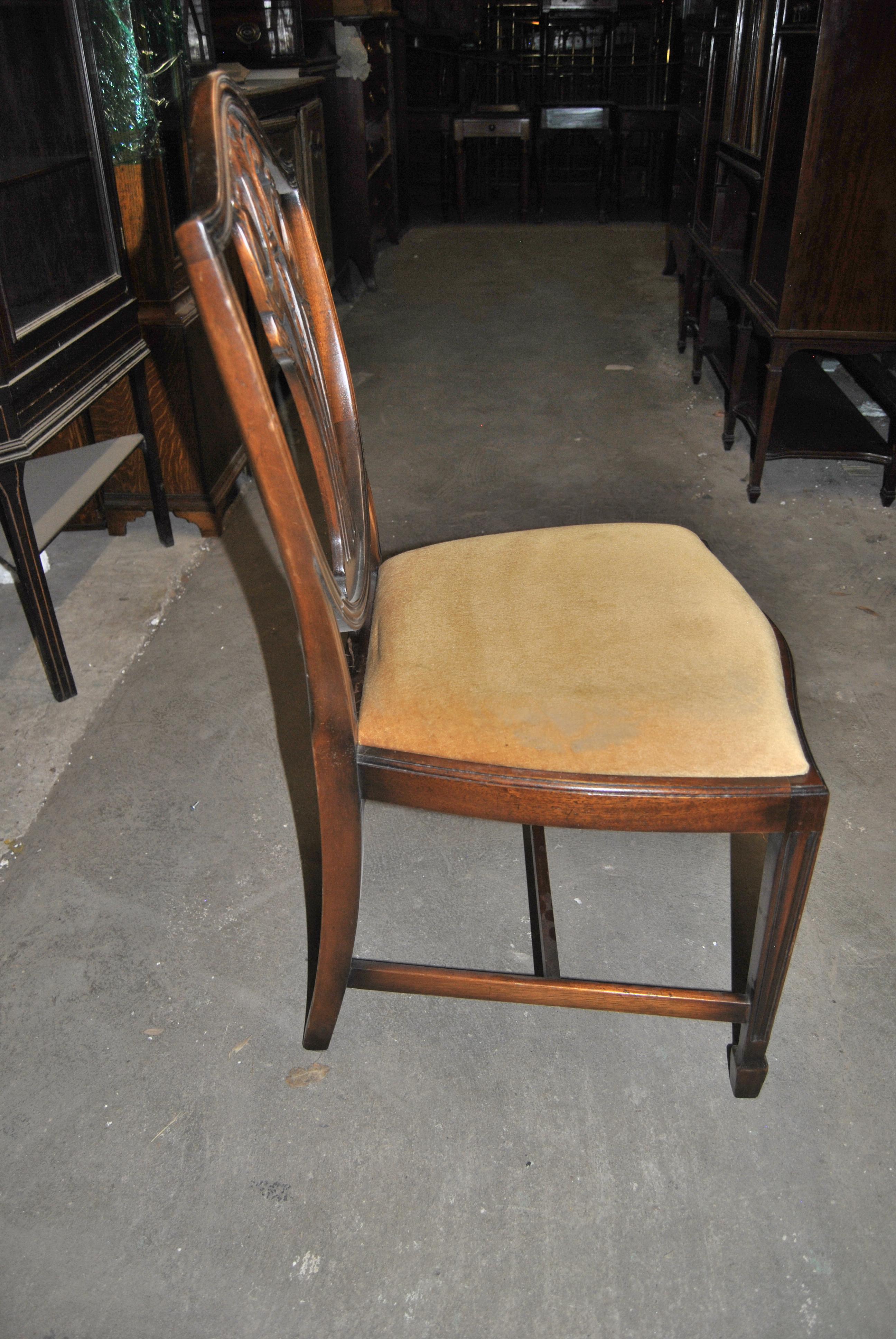 Set of 12 20th Century English Mahogany Hepplewhite Style Shield Back Chairs 4