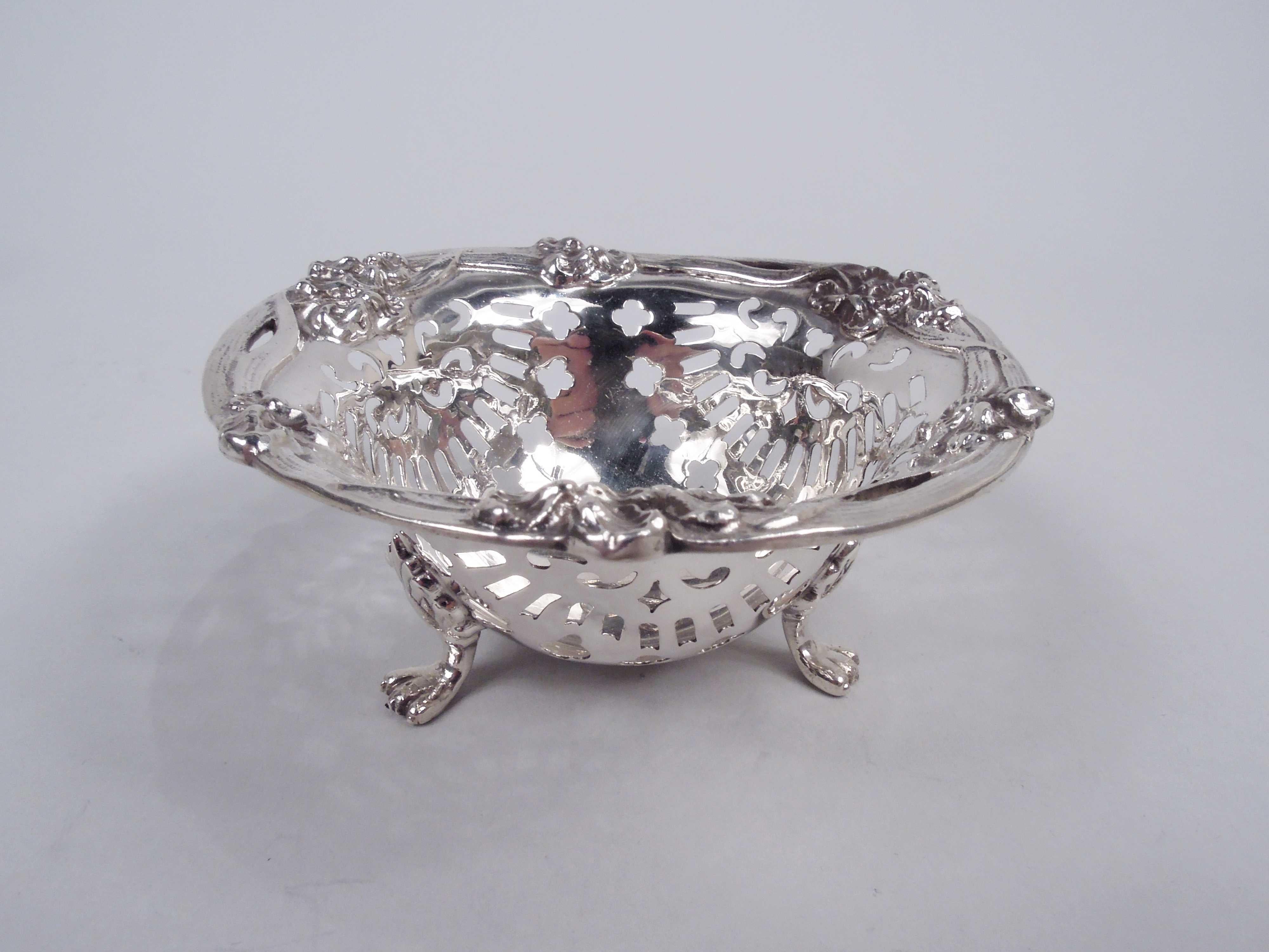 Set of 12 American Art Nouveau Sterling Silver Nut Dishes For Sale 1
