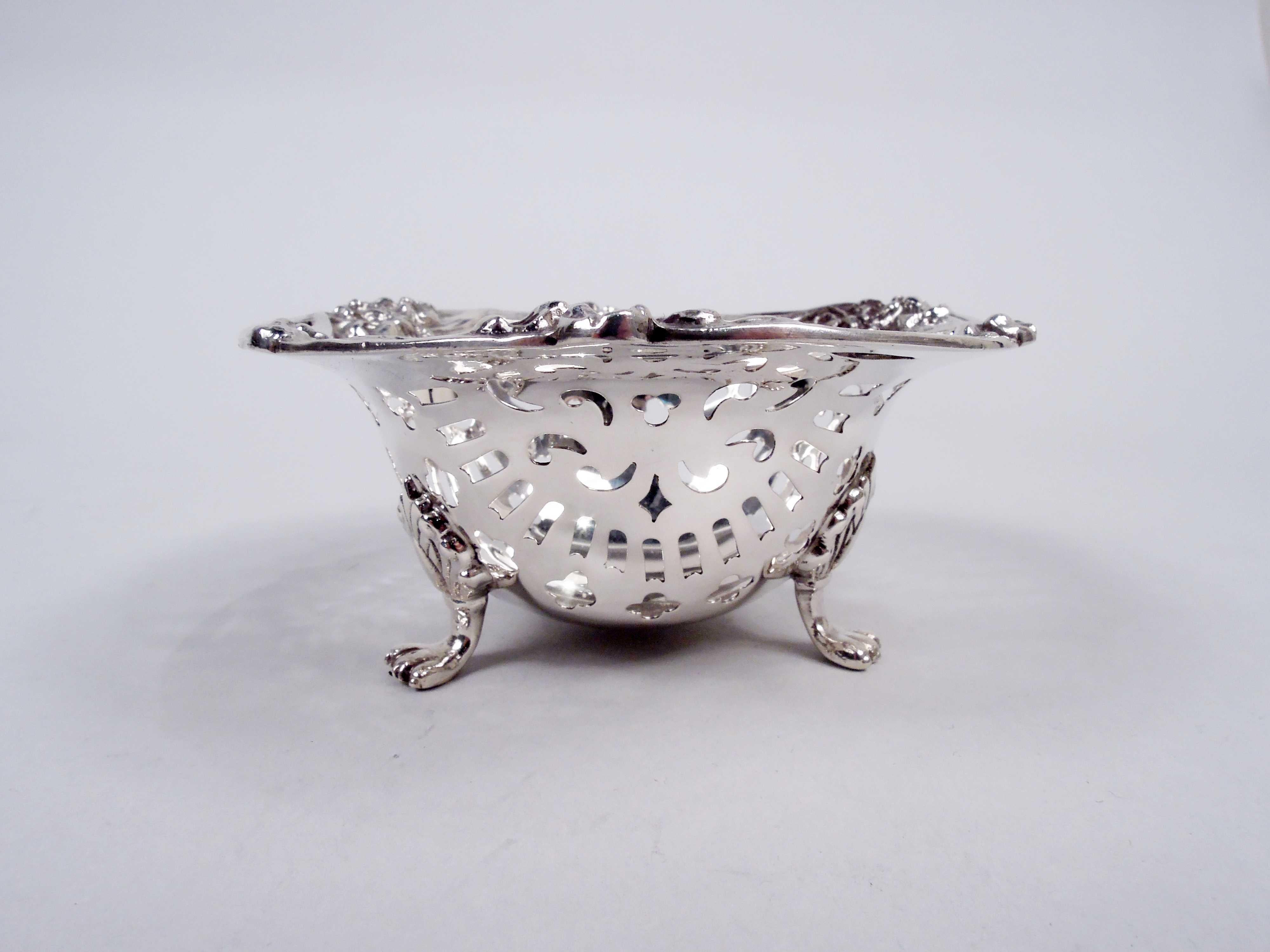 Set of 12 American Art Nouveau Sterling Silver Nut Dishes For Sale 2