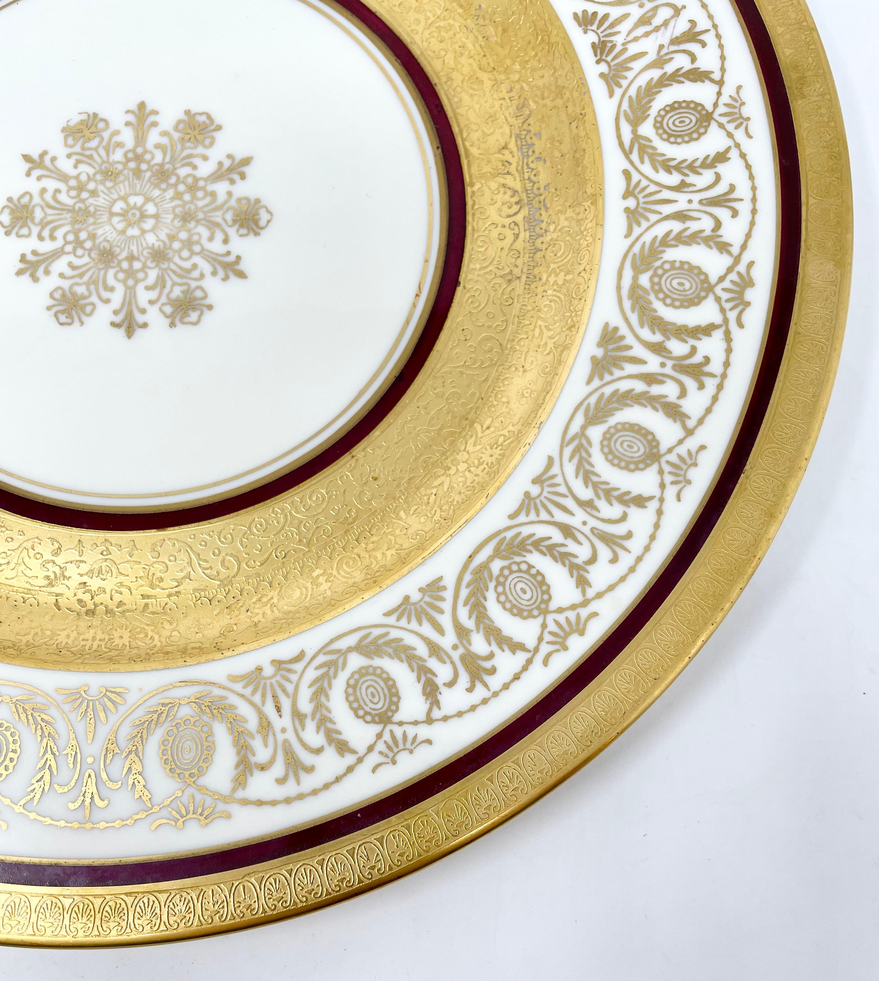 Ensemble de 12 assiettes plates anciennes bavaroises en porcelaine « Berg Lan », datant d'environ 1900 à 1910 Bon état - En vente à New Orleans, LA