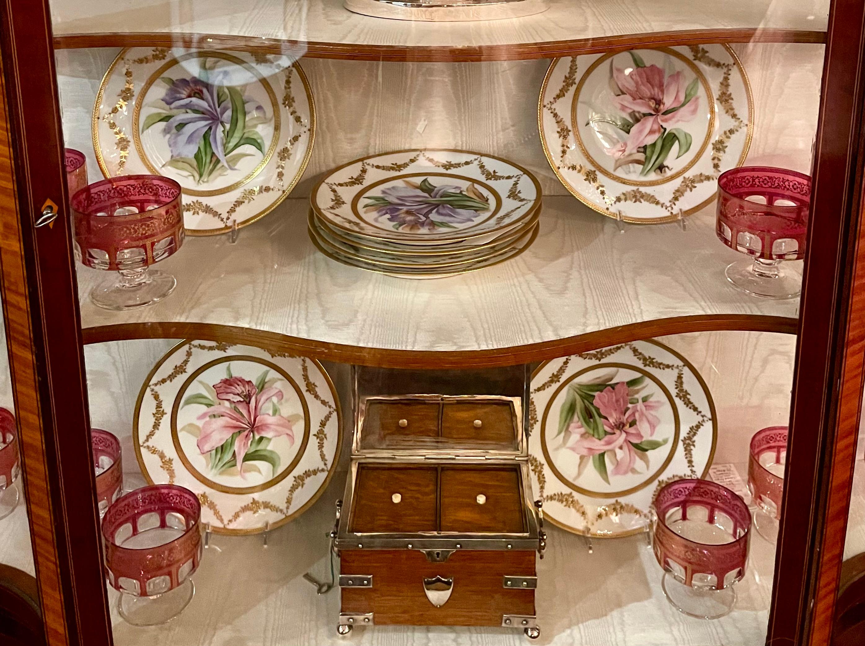 Ensemble de 12 coupes à dessert anciennes en cristal taillé, canneberge et détails dorés, vers 1920 en vente 4
