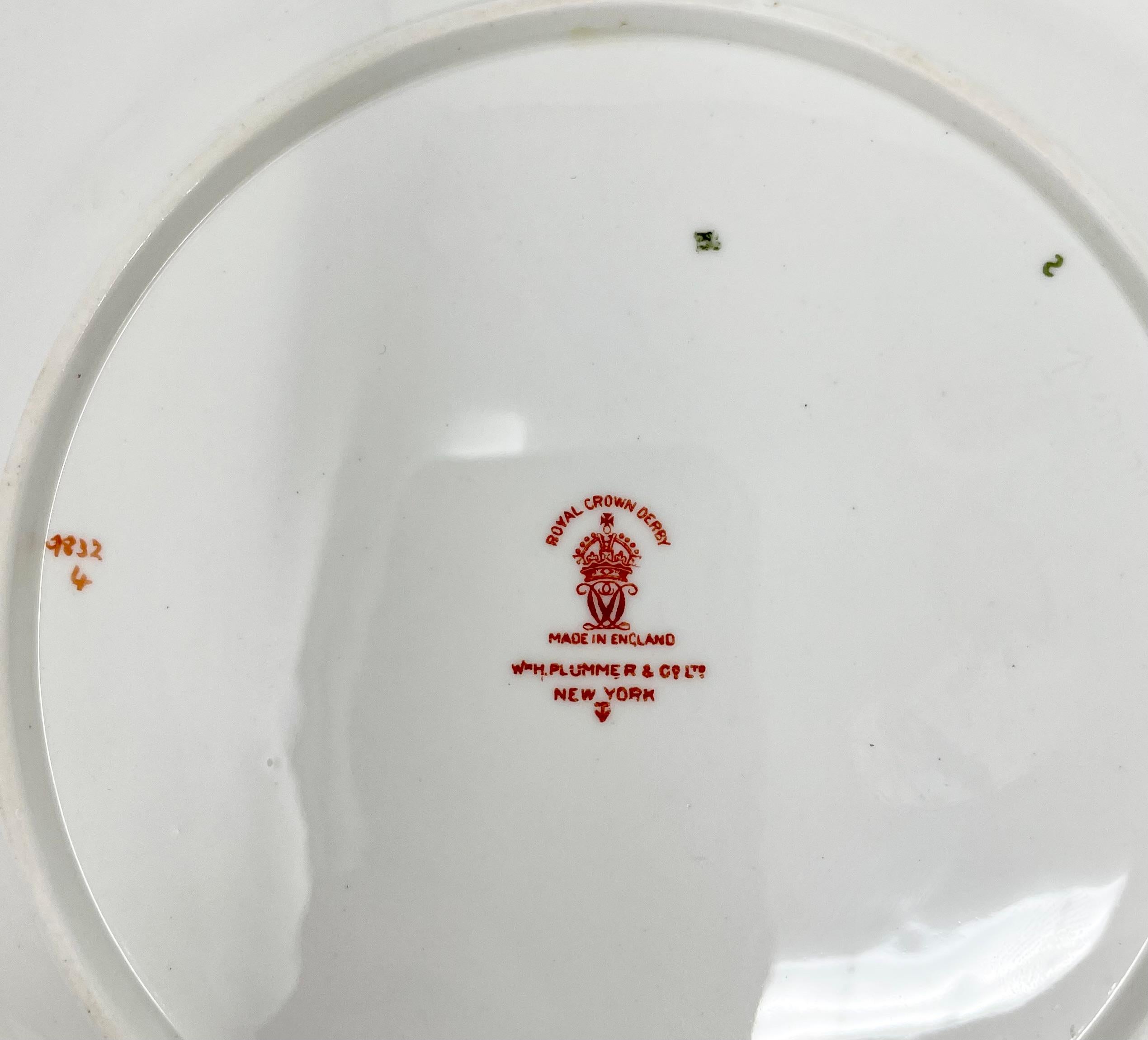 Set von 12 antiken englischen Dessert-/Salattellern mit geriffelter Kante „Royal Crown Derby“-Tellern (20. Jahrhundert) im Angebot