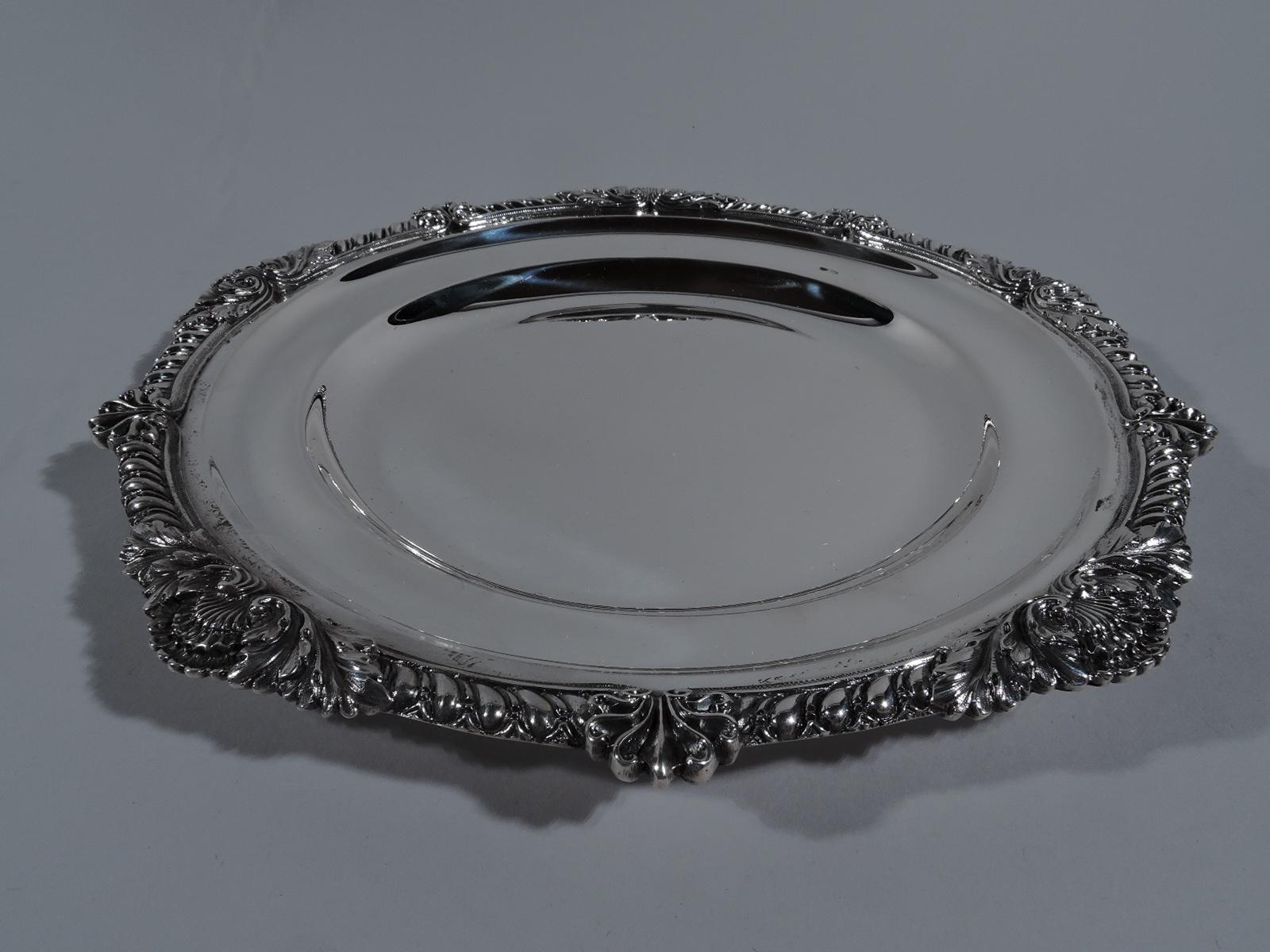 Set von 12 antiken englischen georgianischen Sterlingsilber-Esstellern (Englisch)