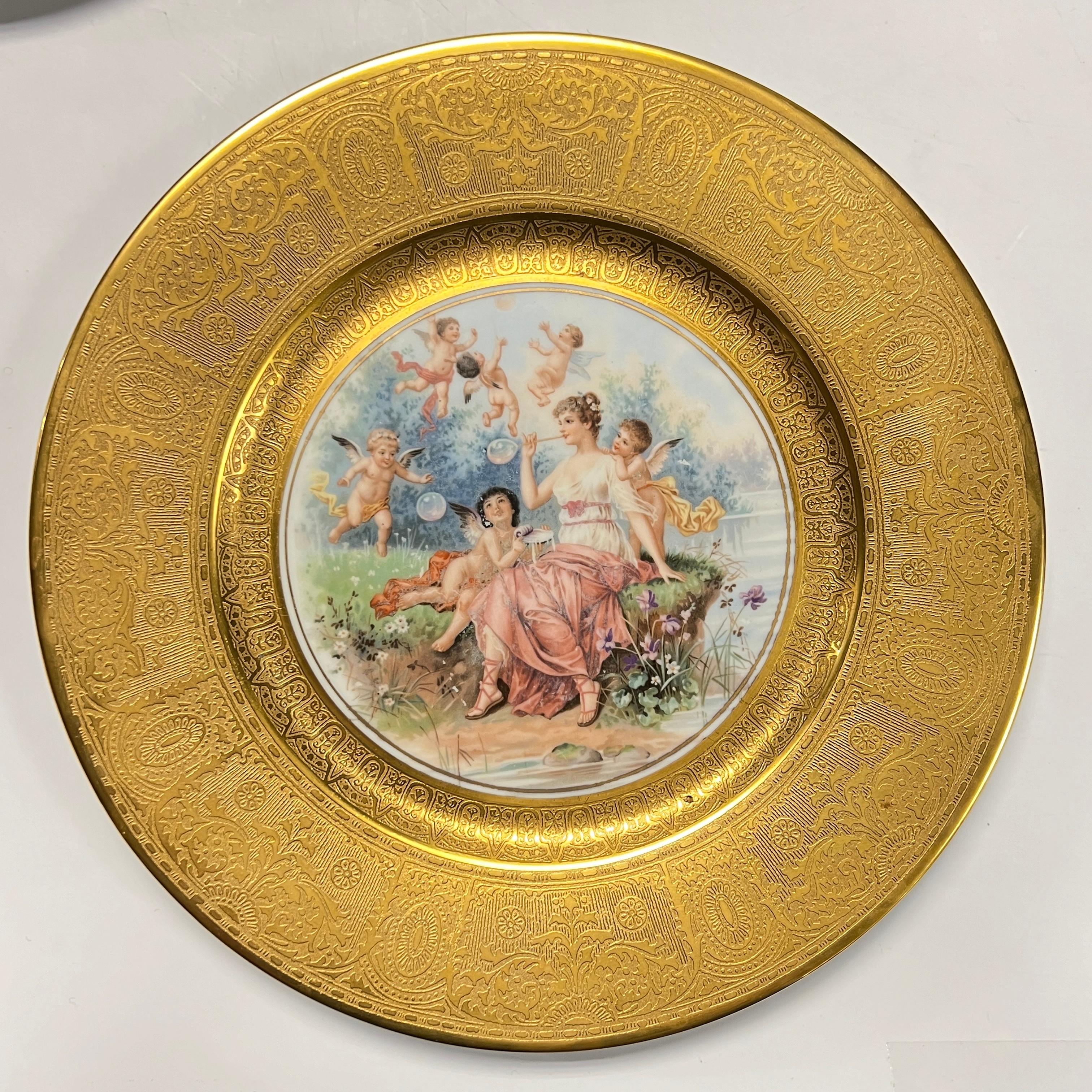 Lot de 12 assiettes de cabinet néoclassiques anciennes finement dorées en vente 3