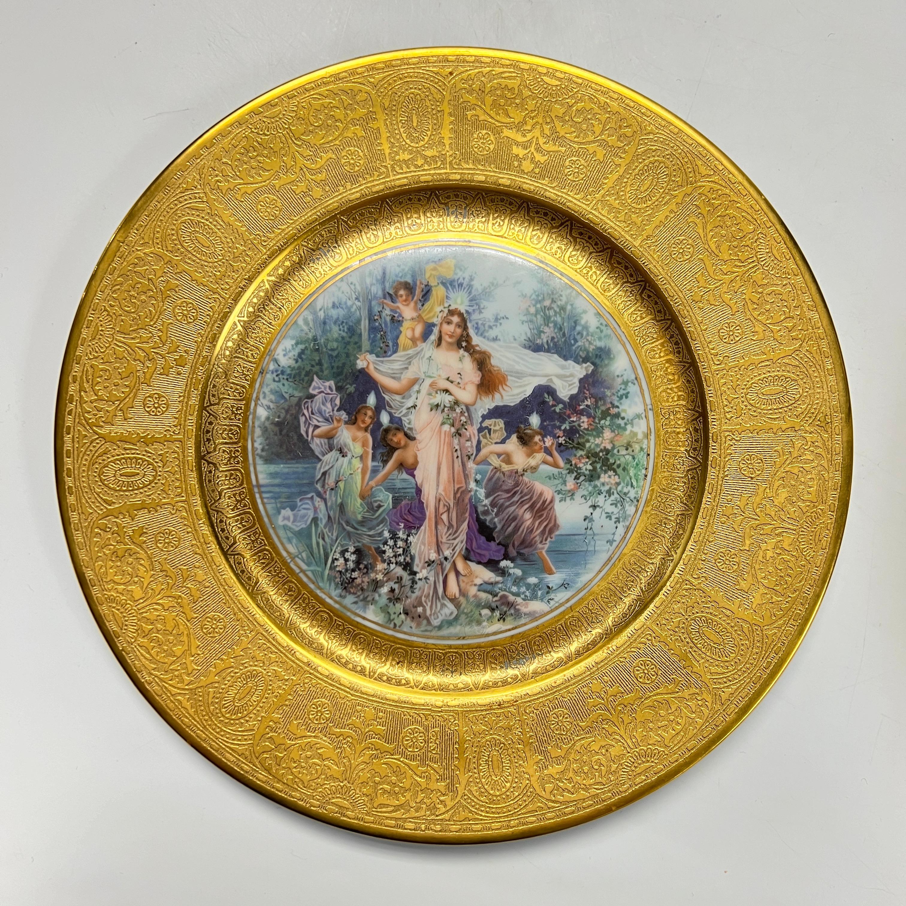 Porcelaine Lot de 12 assiettes de cabinet néoclassiques anciennes finement dorées en vente
