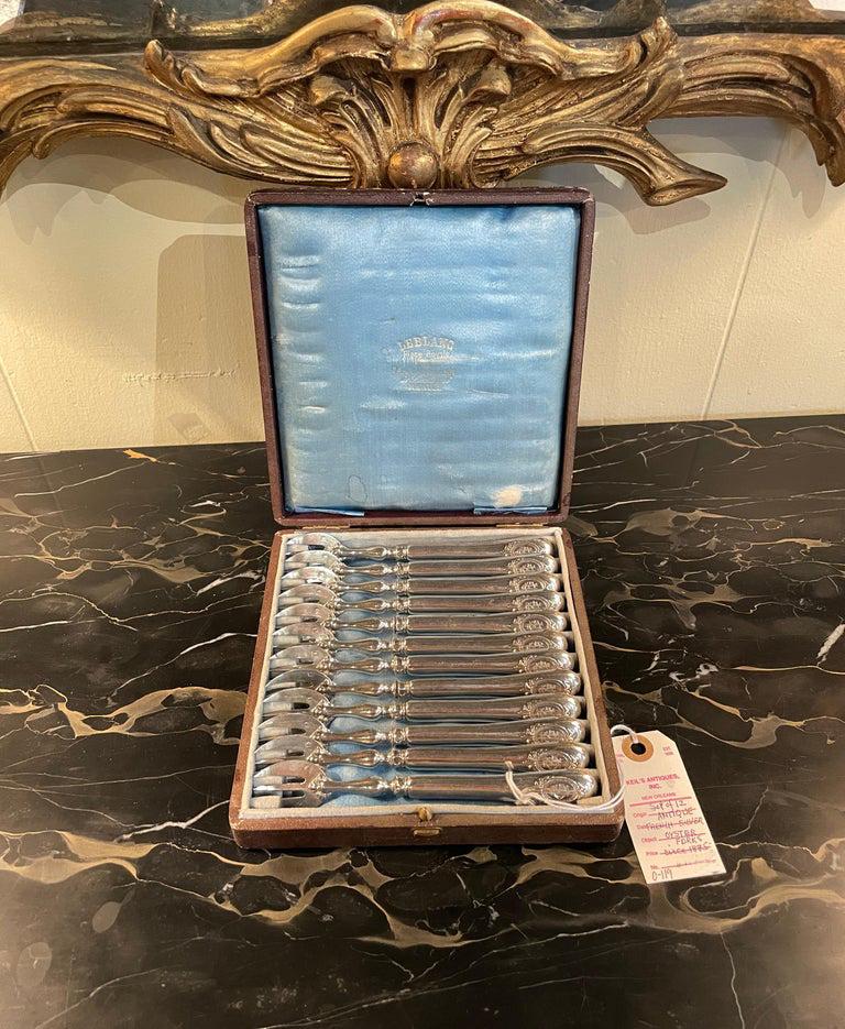Set of 12 Antique French Silver Hallmarked Oyster Forks in Case, Circa 1885. For Sale 3