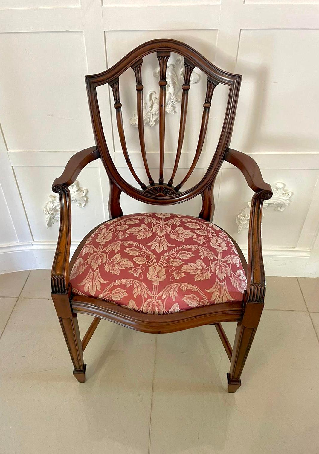 Set of 12 Antique Quality Mahogany Shield Shaped Back Dining Chairs 12