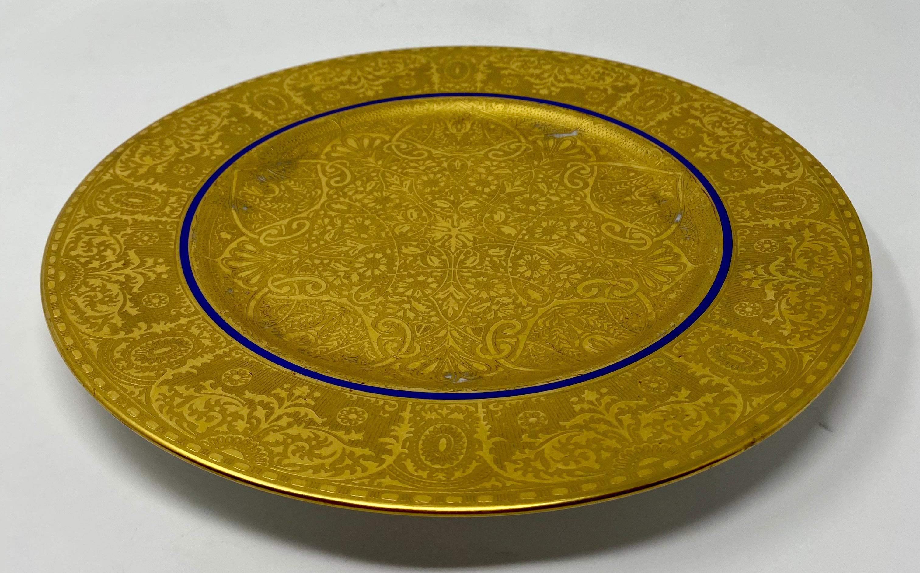Set of 12 antique Royal Bavarian 22-karat. Gold serving plates, circa 1890.
EPR001.