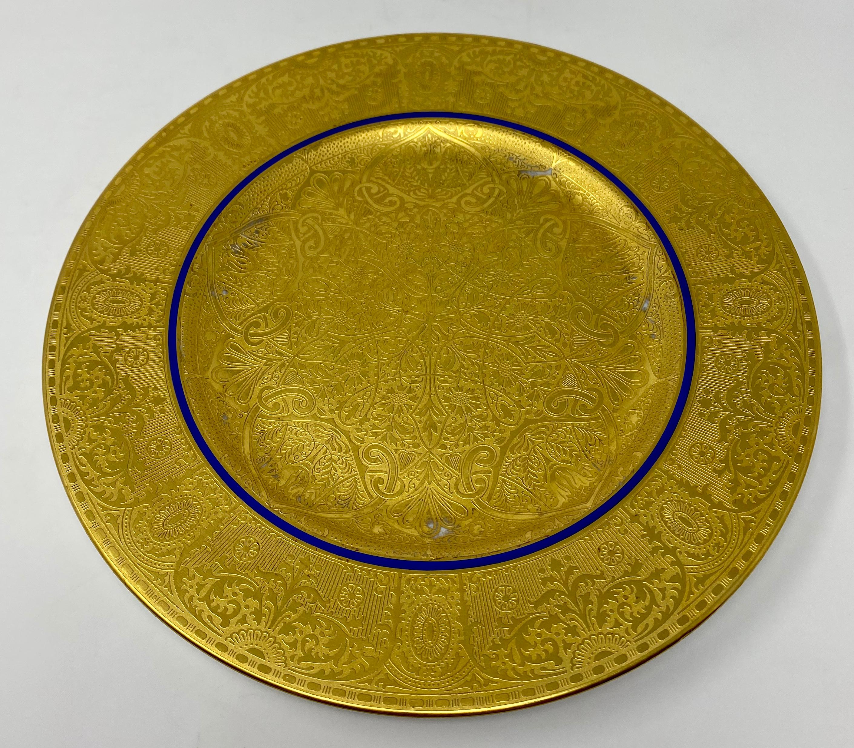 Set of 12 Antique Royal Bavarian 22-Karat Gold Serving Plates, circa 1890 In Good Condition In New Orleans, LA