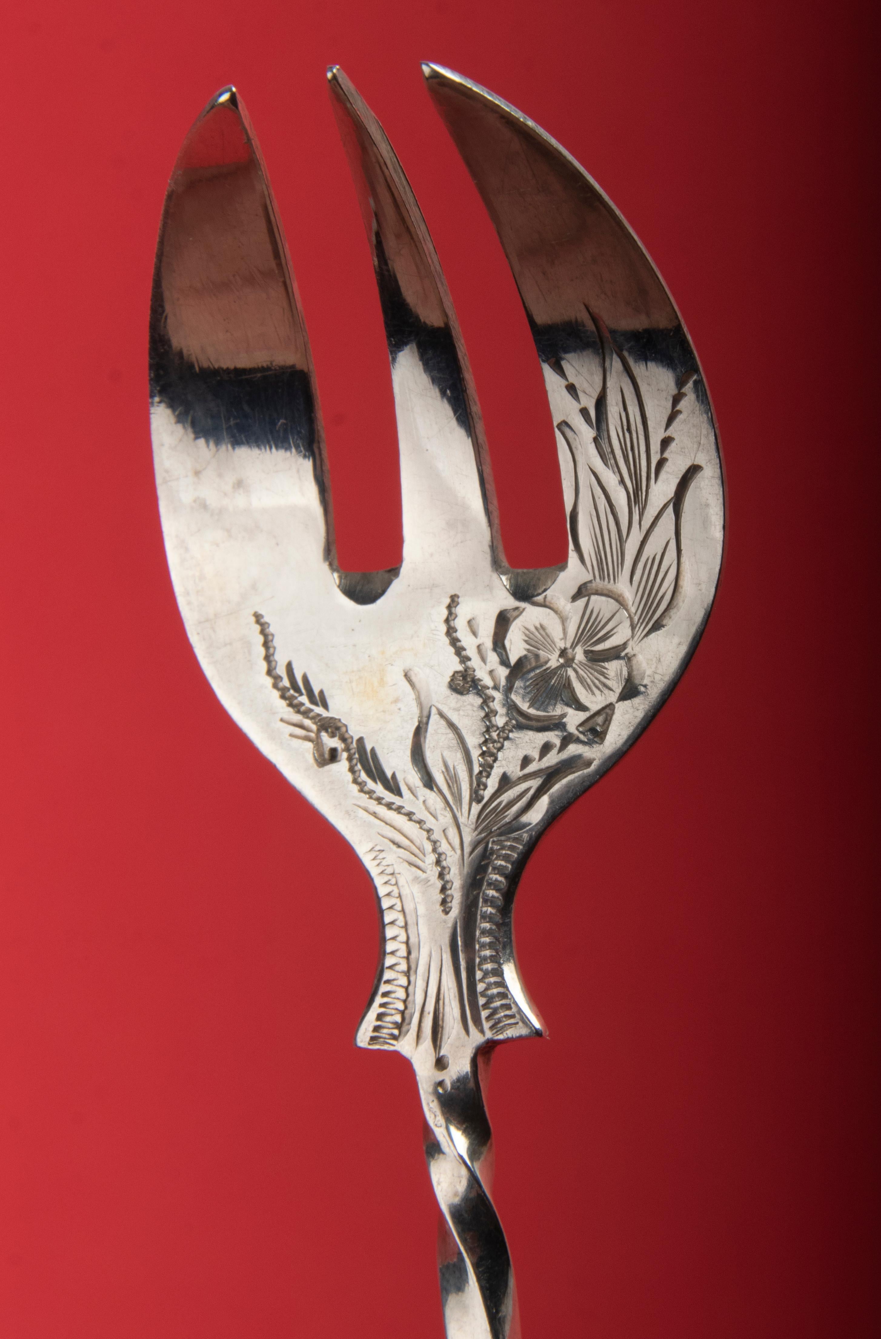 Set of 12 Antique Silver Plated Oyster Forks In Good Condition In Casteren, Noord-Brabant