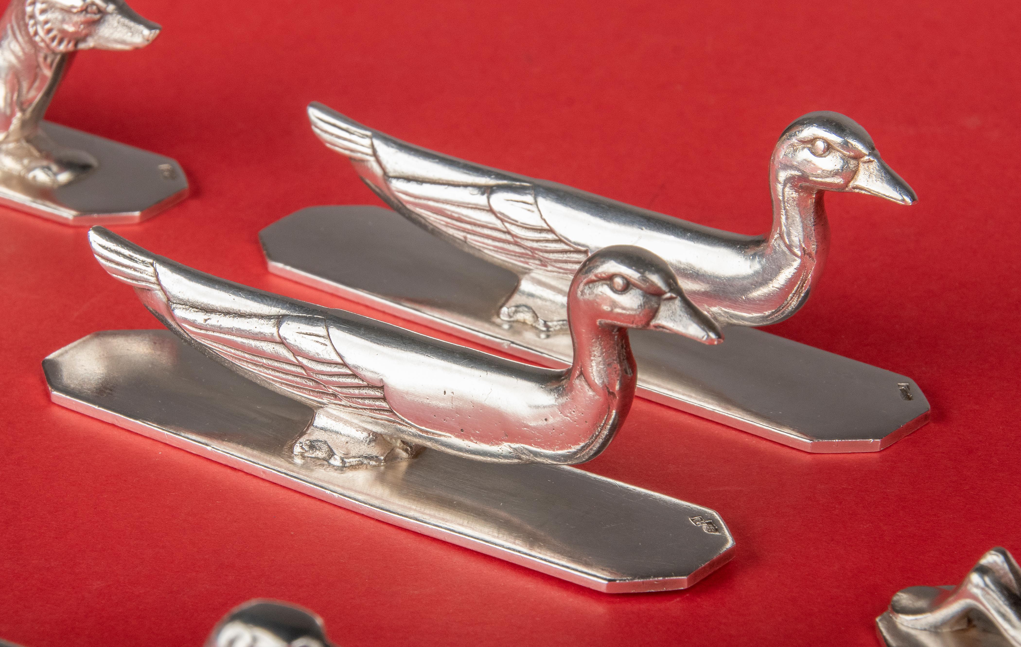 Ensemble de 12 porte-couteaux Art Déco à animaux en métal argenté fabriqués par Apollo 6
