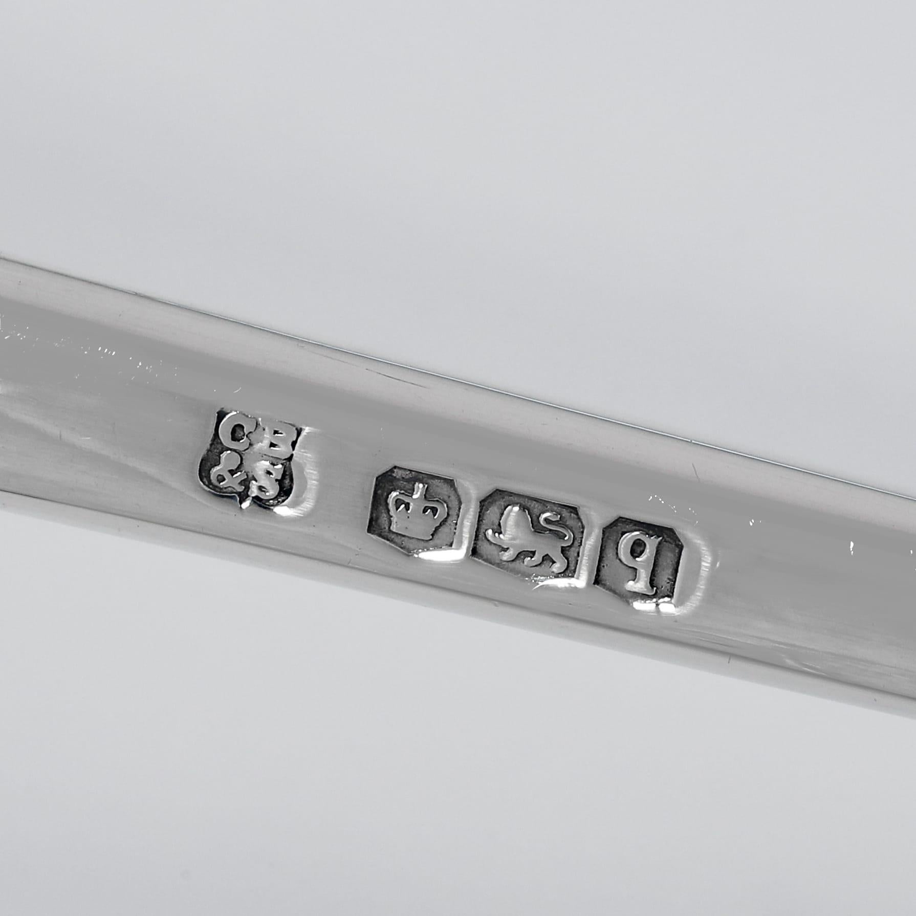 Milieu du XXe siècle Un ensemble de 12 cueilleurs de homard en argent sterling de luxe de 1933 dans son coffret d'origine en vente