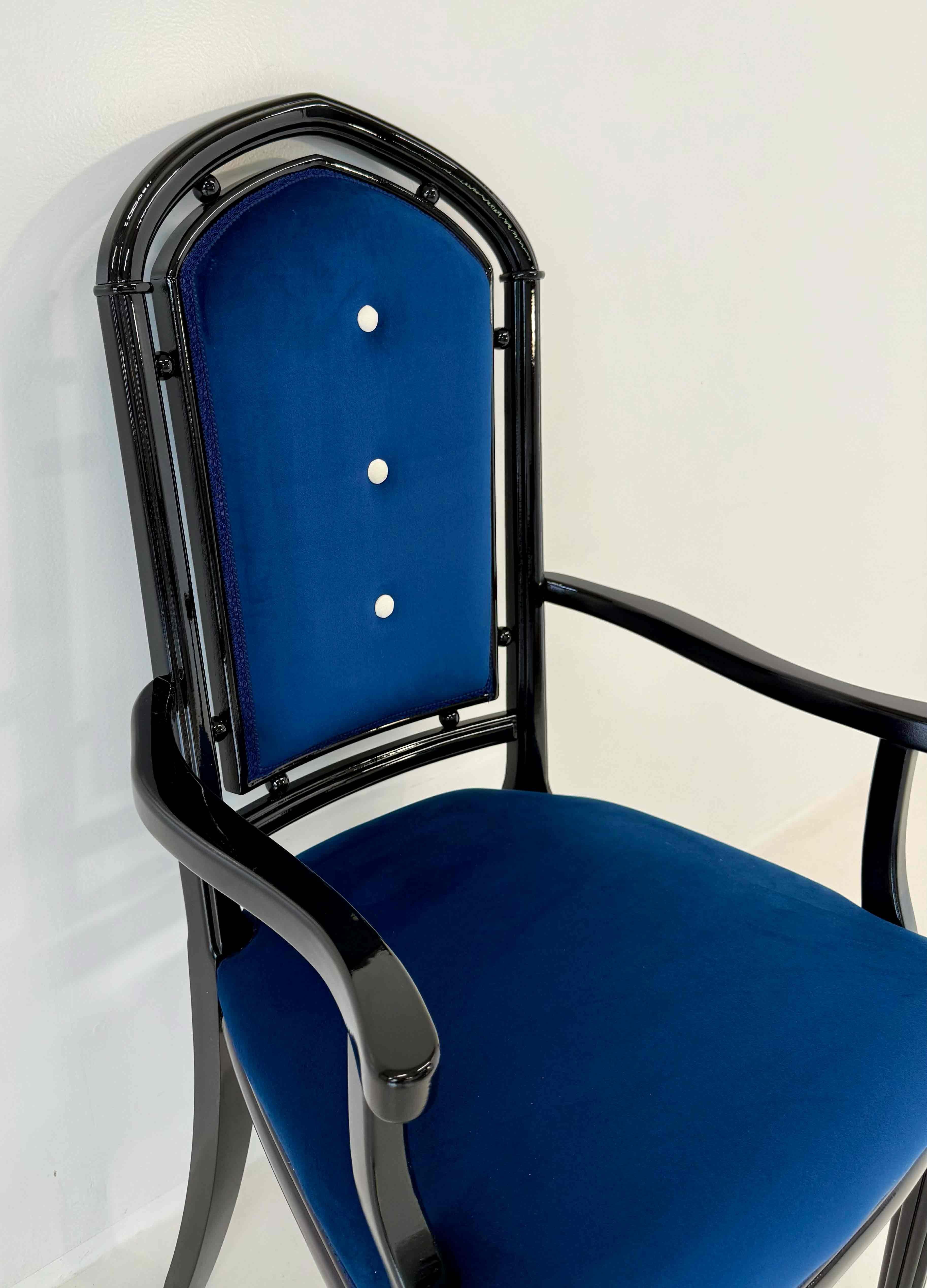 Ensemble de 12 chaises de style Art Déco en velours ivoire et bleu et laqué noir en vente 4