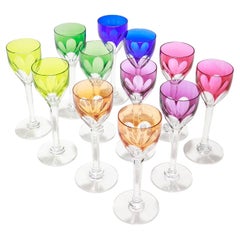 Ensemble de 12 verres à cordial ou tiges à vin Baccarat Harcourt multicolores