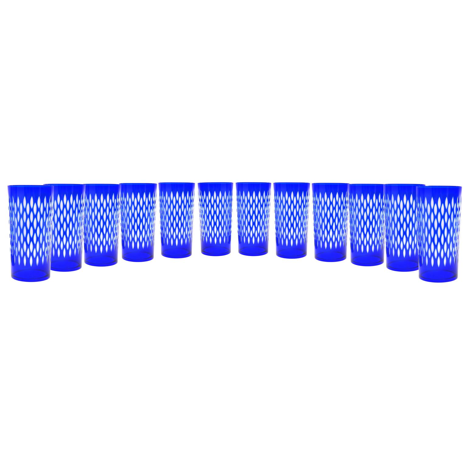 Set von 12 kobaltblauen Bechern mit Baccarat-Paris-Muster (Französisch) im Angebot