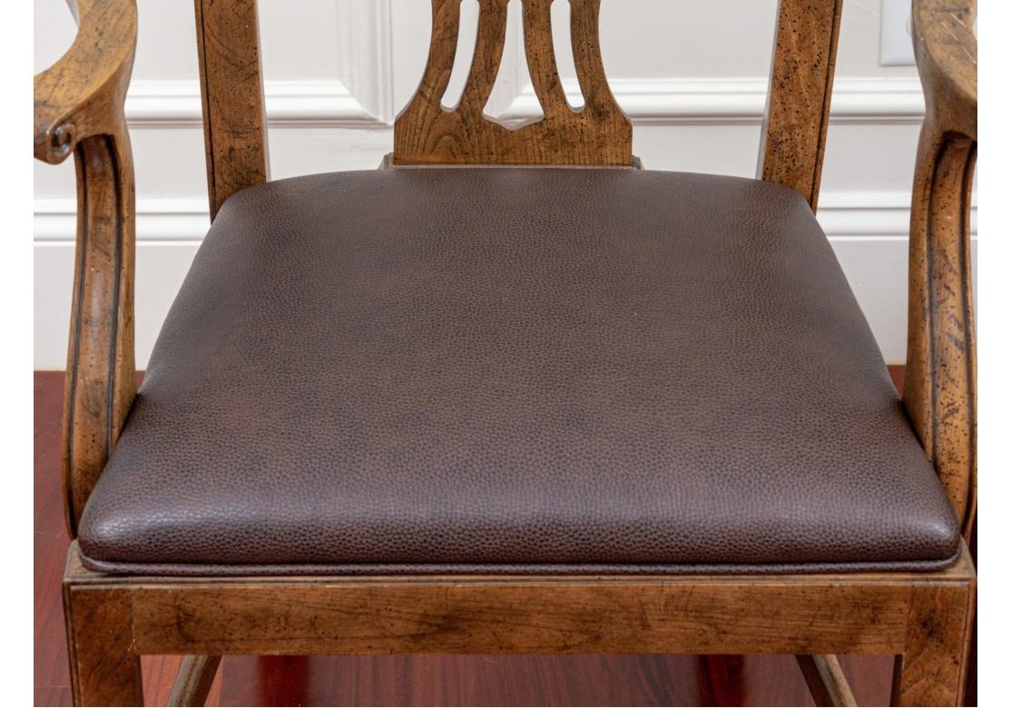Ensemble de 12 chaises de salle à manger Baker Furniture - 4 fauteuils et 8 chaises d'appoint en vente 9