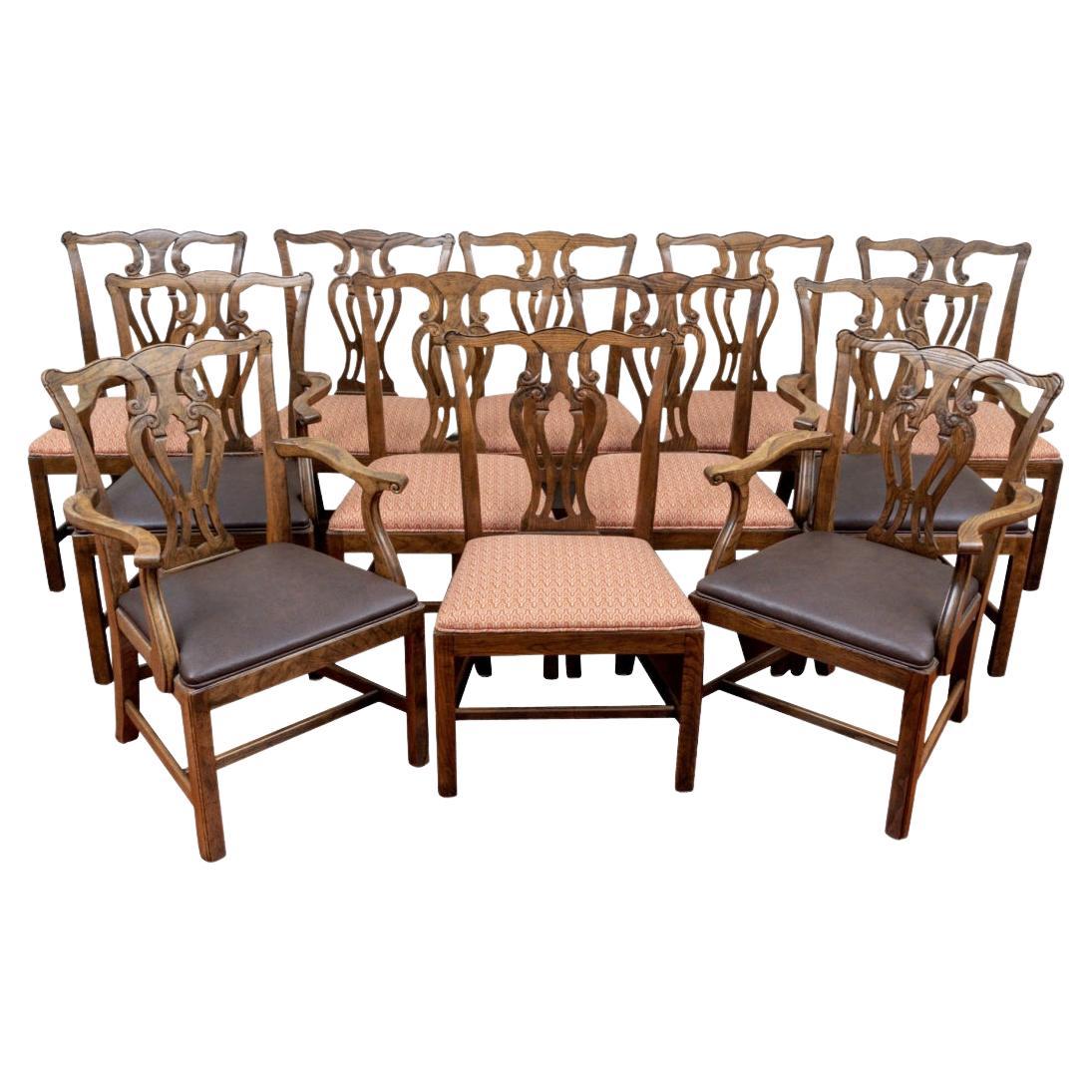 Ensemble de 12 chaises de salle à manger Baker Furniture - 4 fauteuils et 8 chaises d'appoint