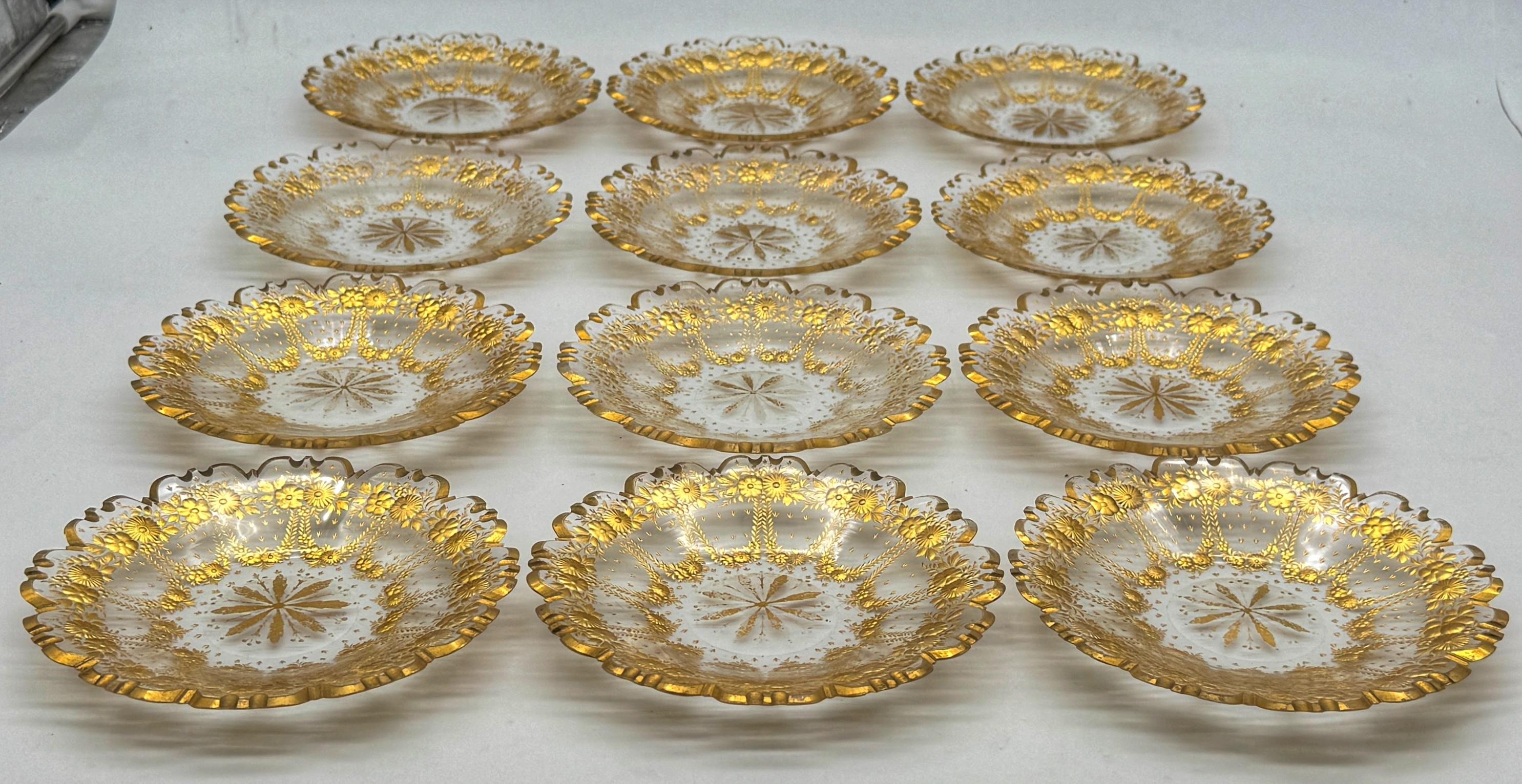 Set of 12 Belle Époque Cut Glass and Gilt Dessert Plates, circa 1890–1910 In Good Condition For Sale In West Palm Beach, FL