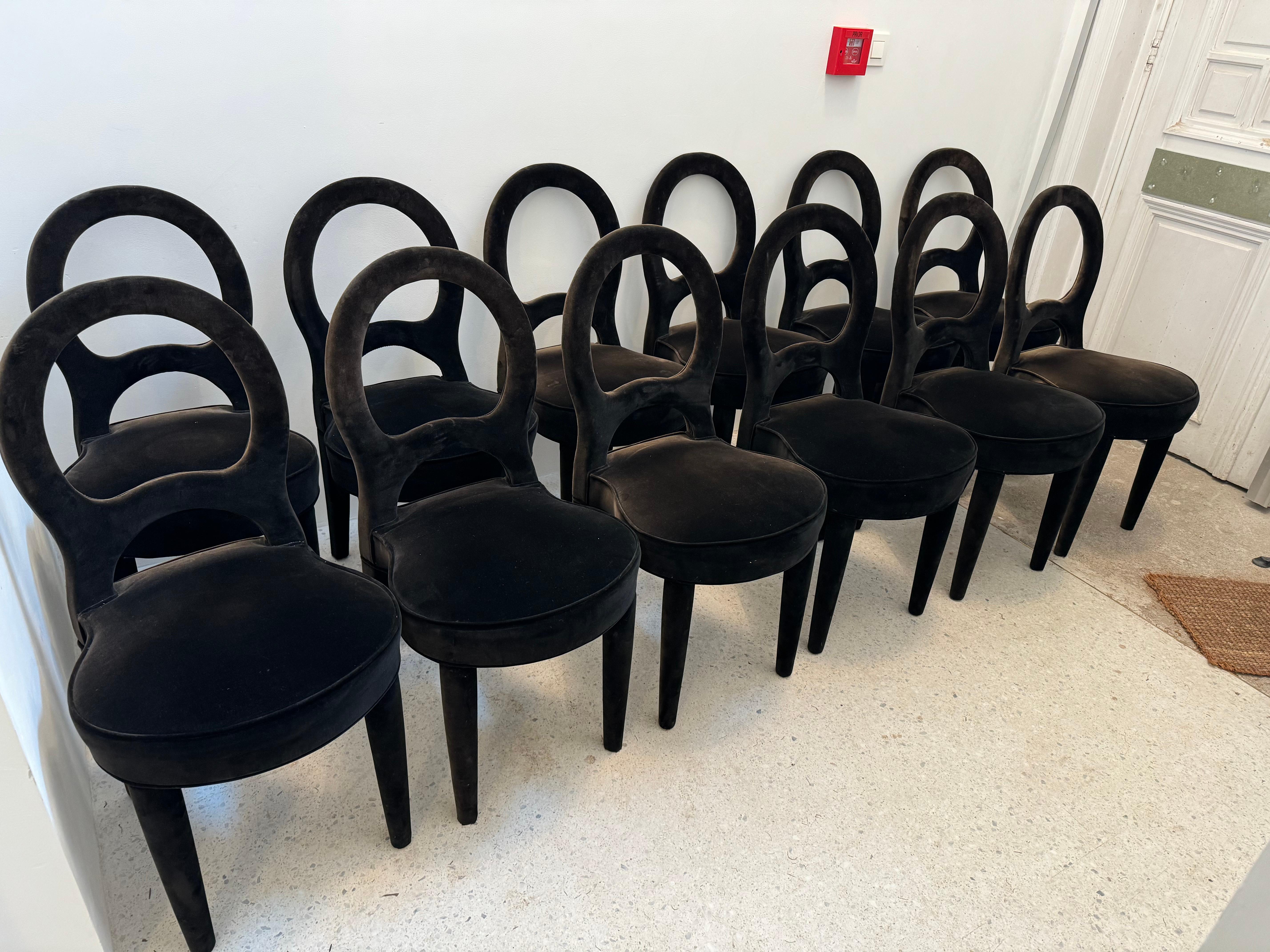 Des chaises très uniques et originales. Parfait pour tout type d'intérieur.