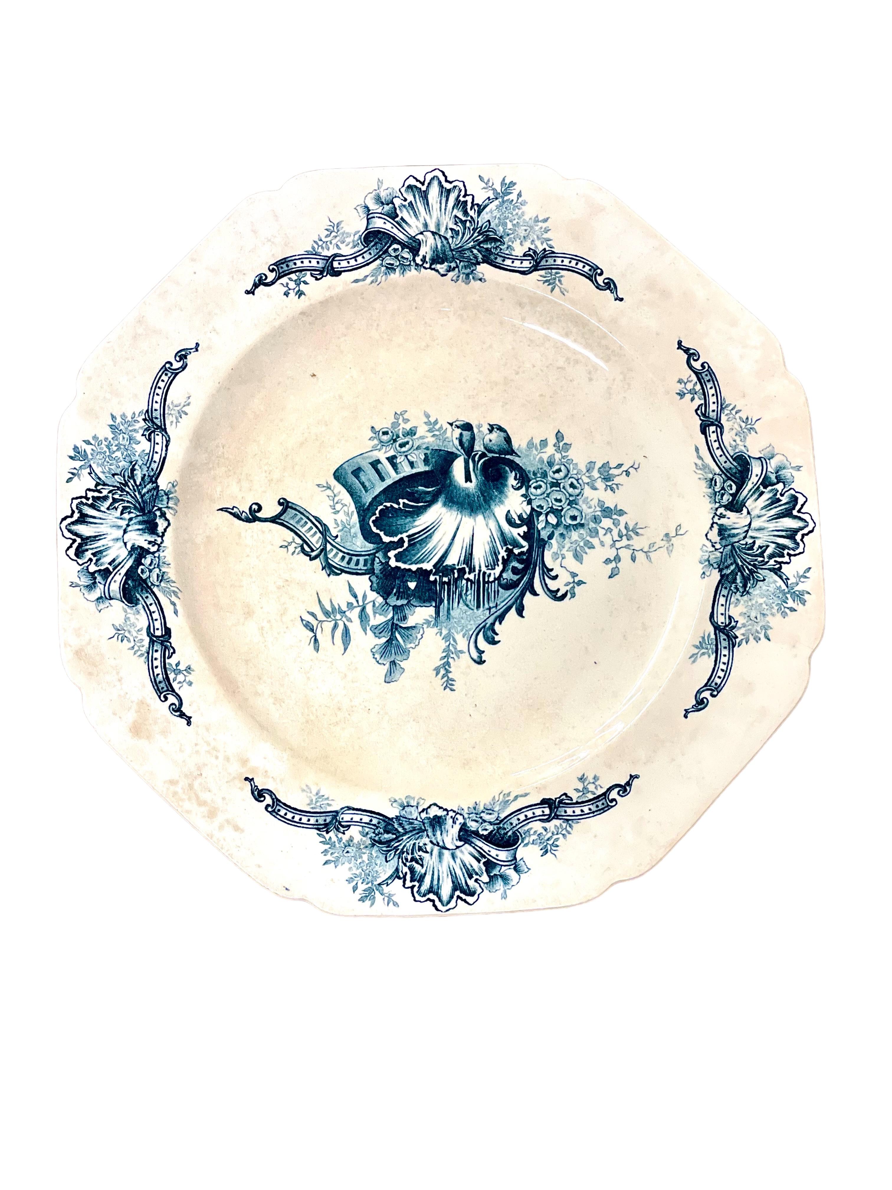 XX secolo Set di 12 piatti da portata in pietra ferrosa blu e bianca di Hautin Boulenger & Cie in vendita