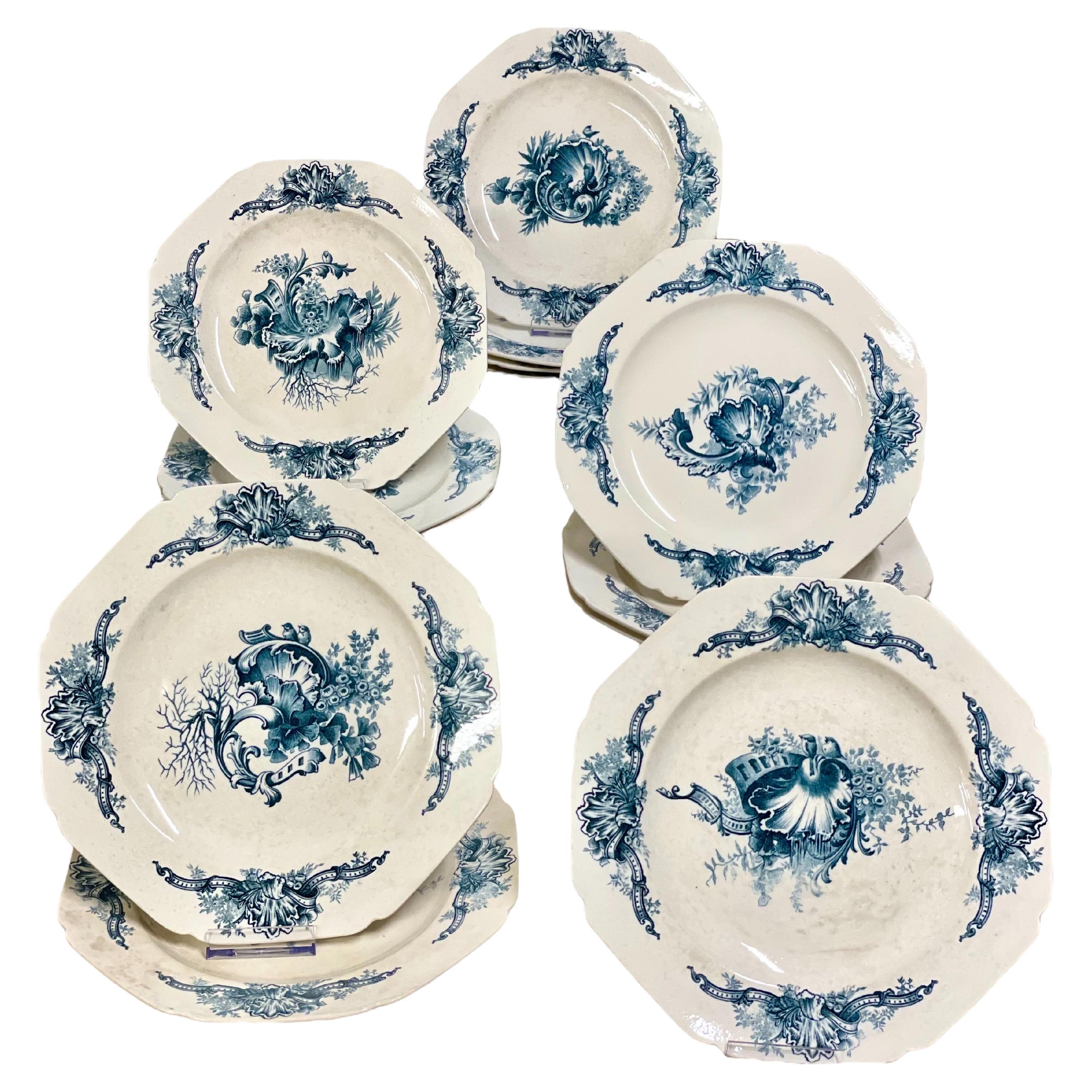 Set di 12 piatti da portata in pietra ferrosa blu e bianca di Hautin Boulenger & Cie in vendita