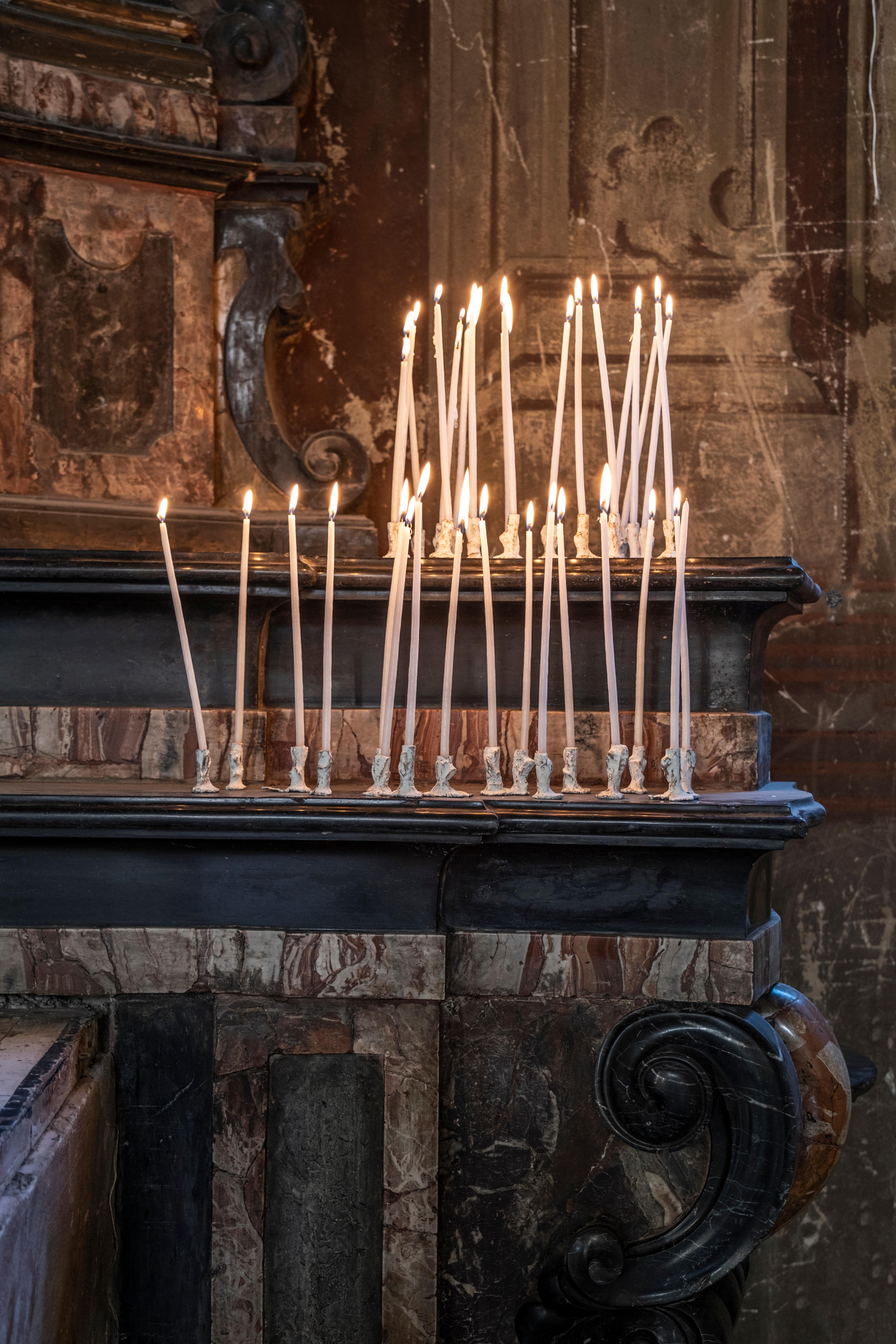 Juego de 12 candelabros de bronce de Samuel Costantini Bronce