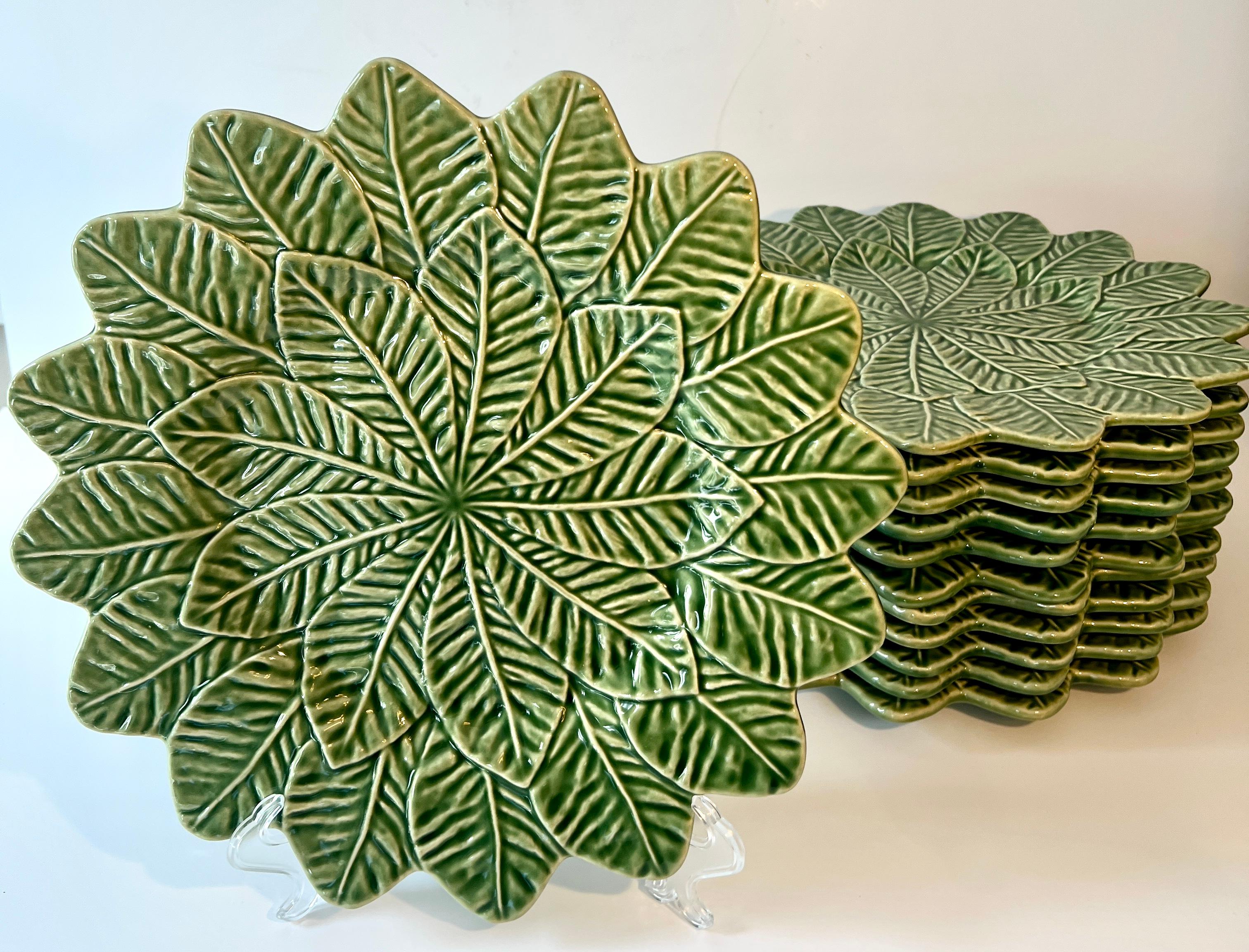 Set of 12 Cabbage Green Bordallo Portugal 13 inch Chargers In Good Condition For Sale In Los Angeles, CA