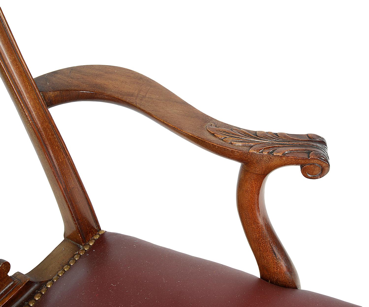 19th Century Set of 12 Chippendale Style Mahogany Dining Chairs For Sale