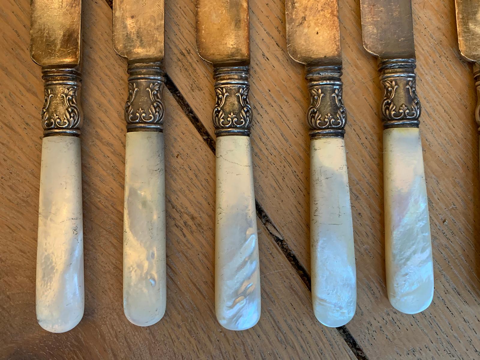 Set of 12 circa 1855 American Sterling Silver and Mother of Pearl Meriden Knives In Good Condition In Atlanta, GA
