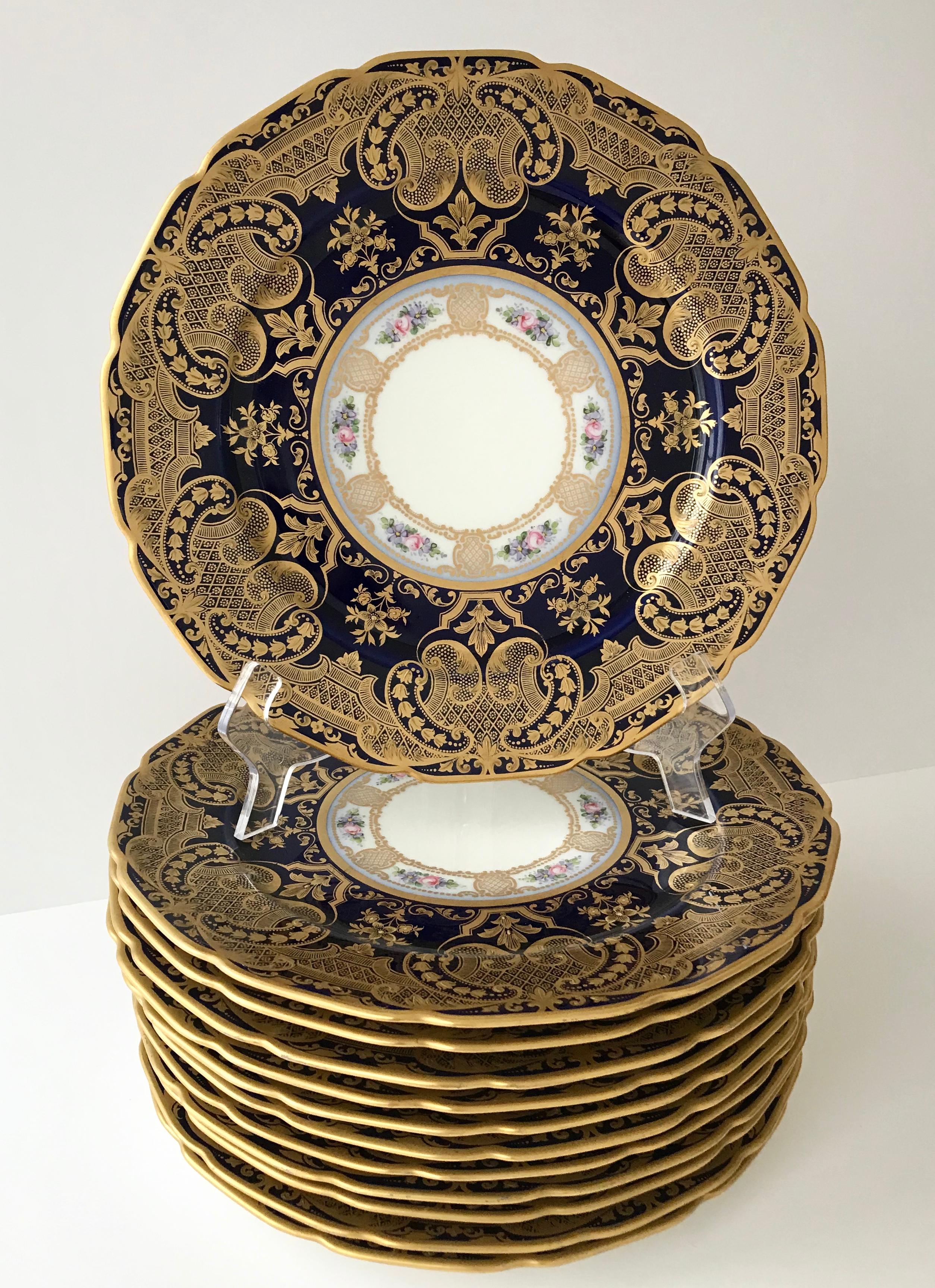 Set of 12 Cobalt and Gilt Limoges Dinner Plates in Arabesque Design, circa 1900 In Excellent Condition For Sale In Essex, MA