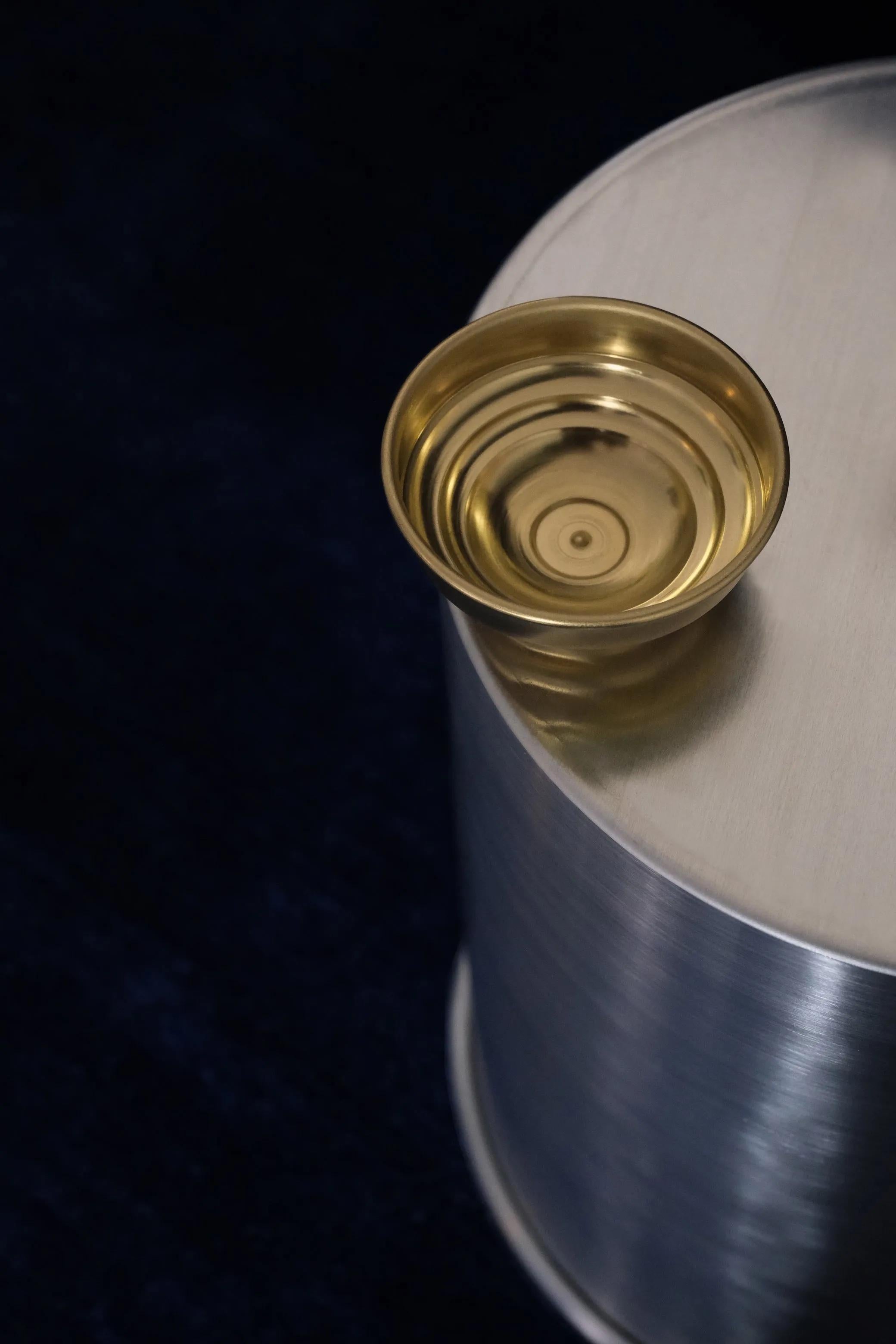 Fatto a mano Set of 12 Contemporary Brass Bowls with Refined Finish, Made in Italy in vendita