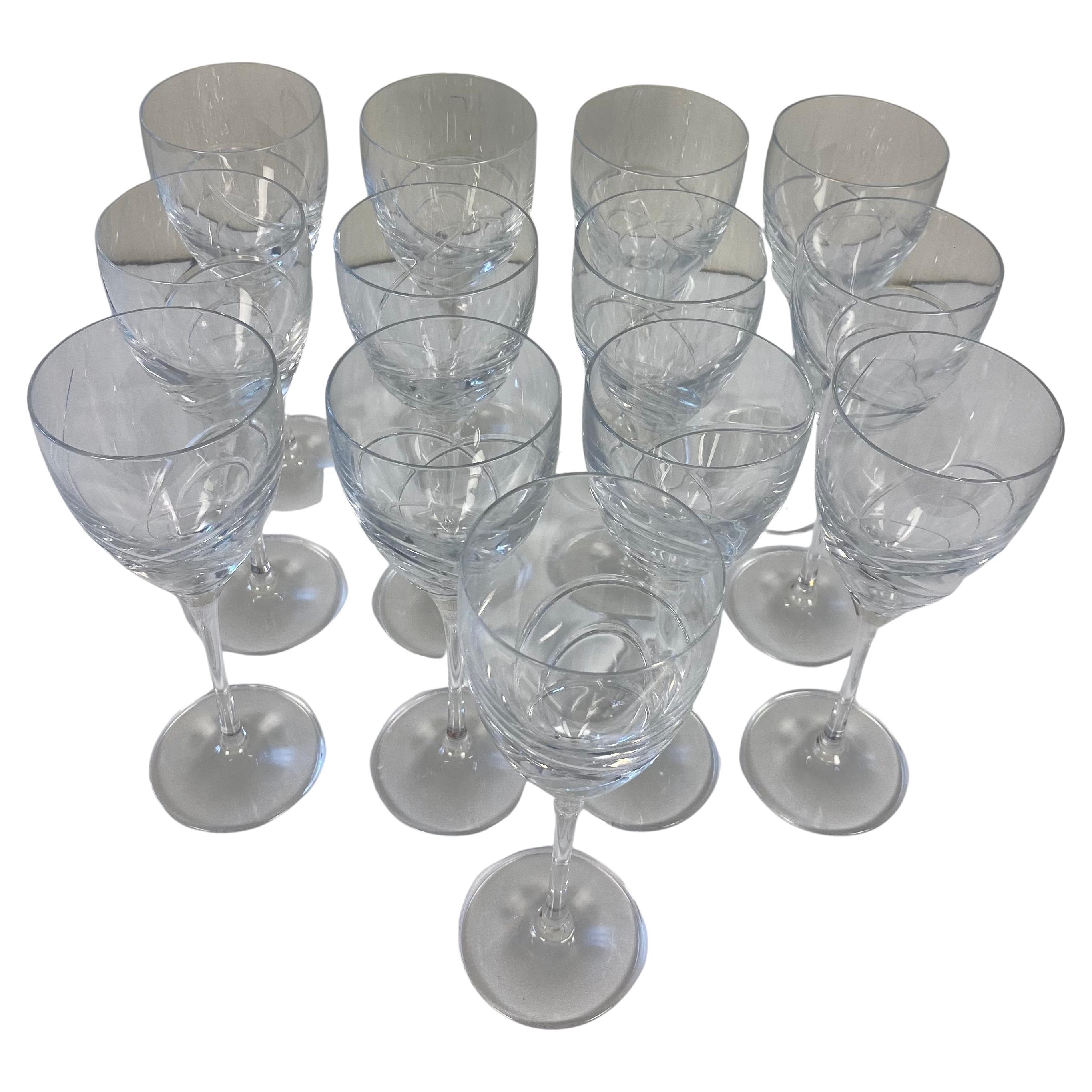 https://a.1stdibscdn.com/set-of-12-cut-crystal-wine-glasses-by-lenox-for-sale/f_40821/f_310386821666898353432/f_31038682_1666898354665_bg_processed.jpg