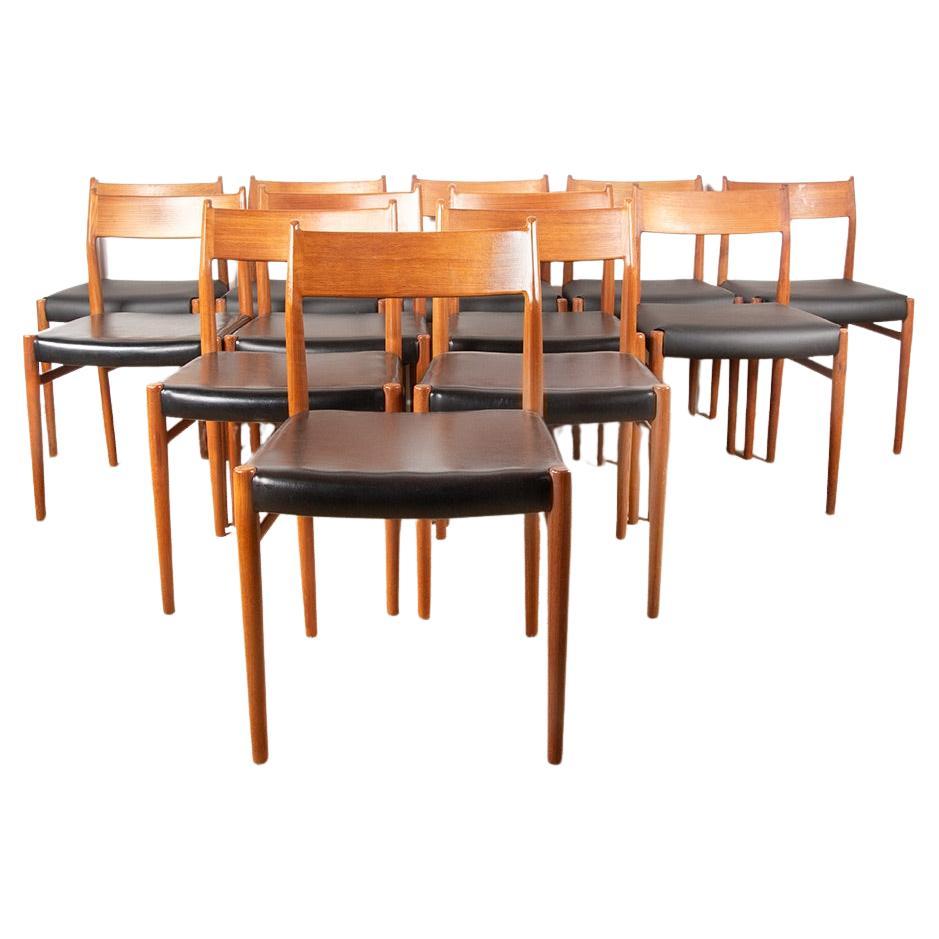 Set of 12 Danish chairs in teak and new skai, model 418, Arne Vodder for Sibast.