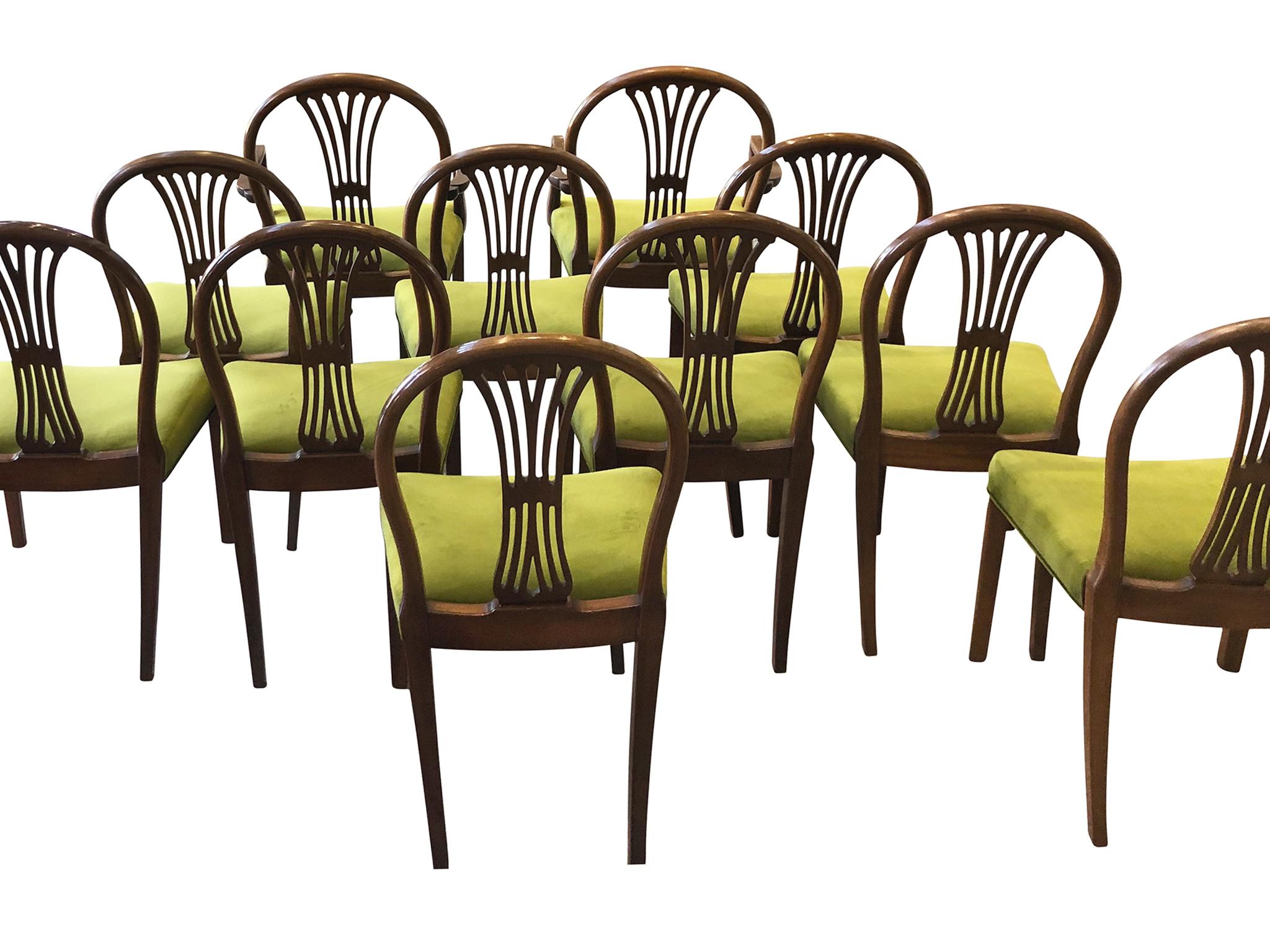 Set of 12 Danish Deco Dining Chairs by Frits Henningsen In Good Condition In New York, NY
