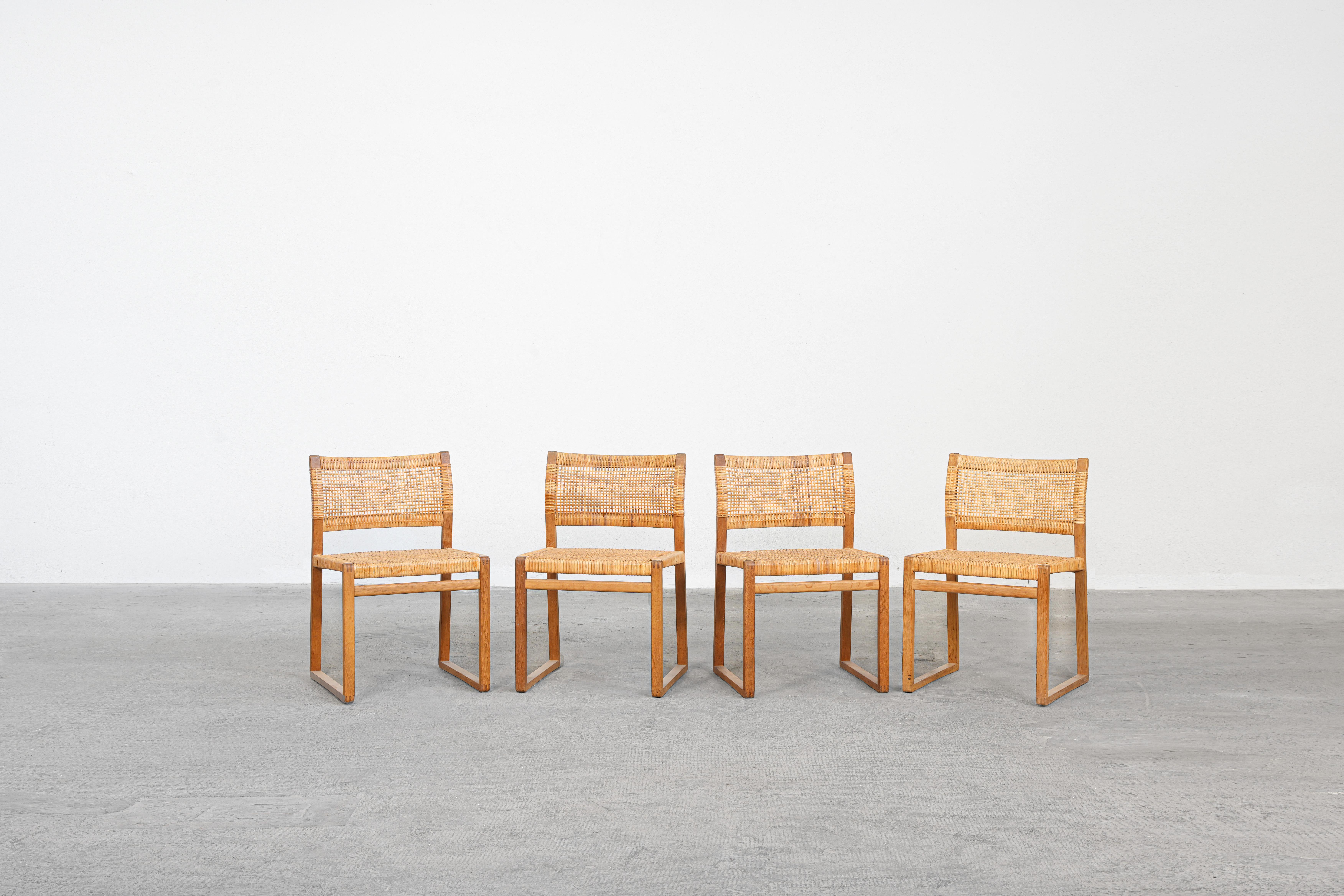 20th Century Set of 6 Danish Dining Chairs by Børge Mogensen for Fredericia in Oak, Denmark For Sale