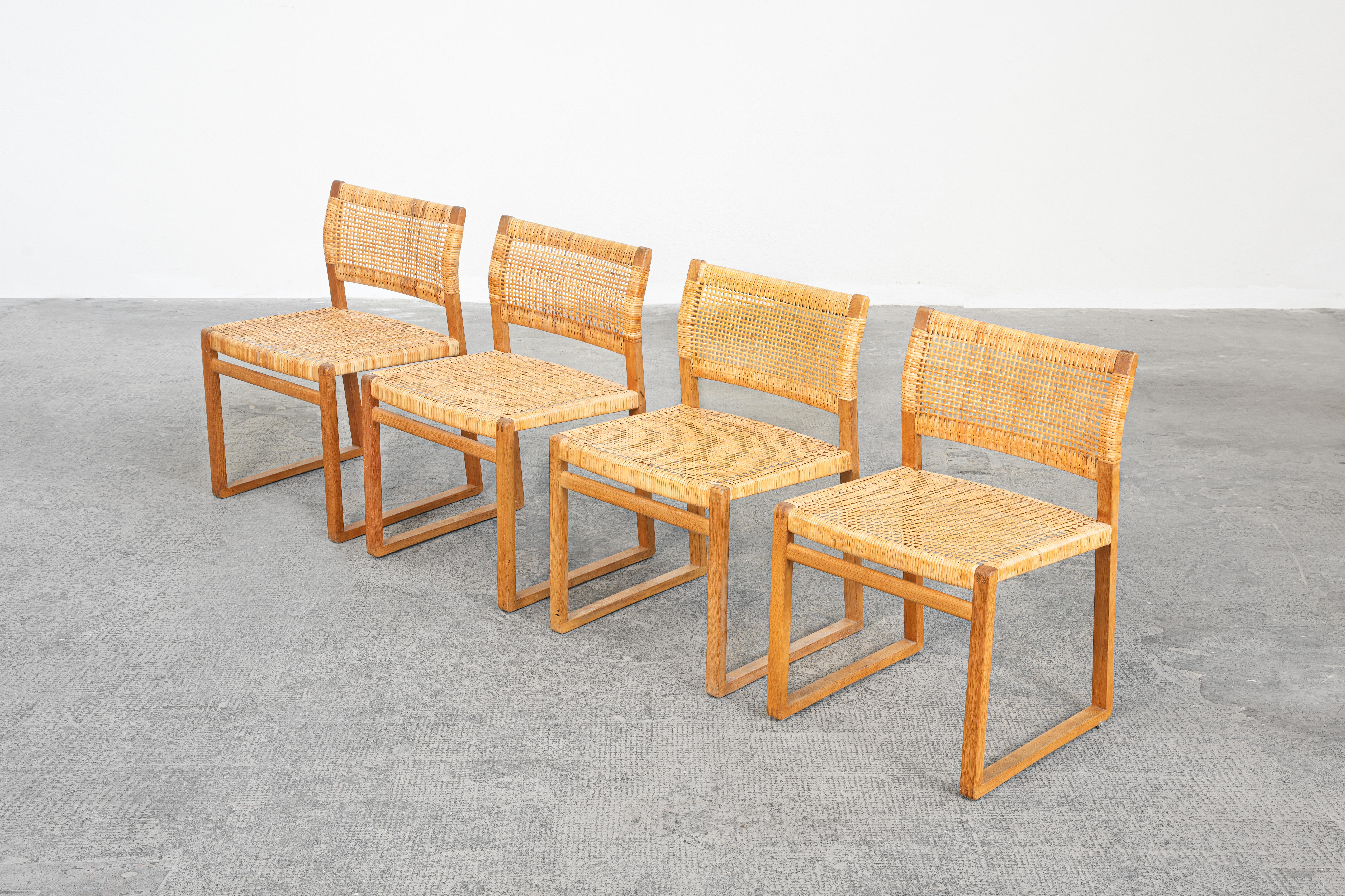 Set of 6 Danish Dining Chairs by Børge Mogensen for Fredericia in Oak, Denmark For Sale 2