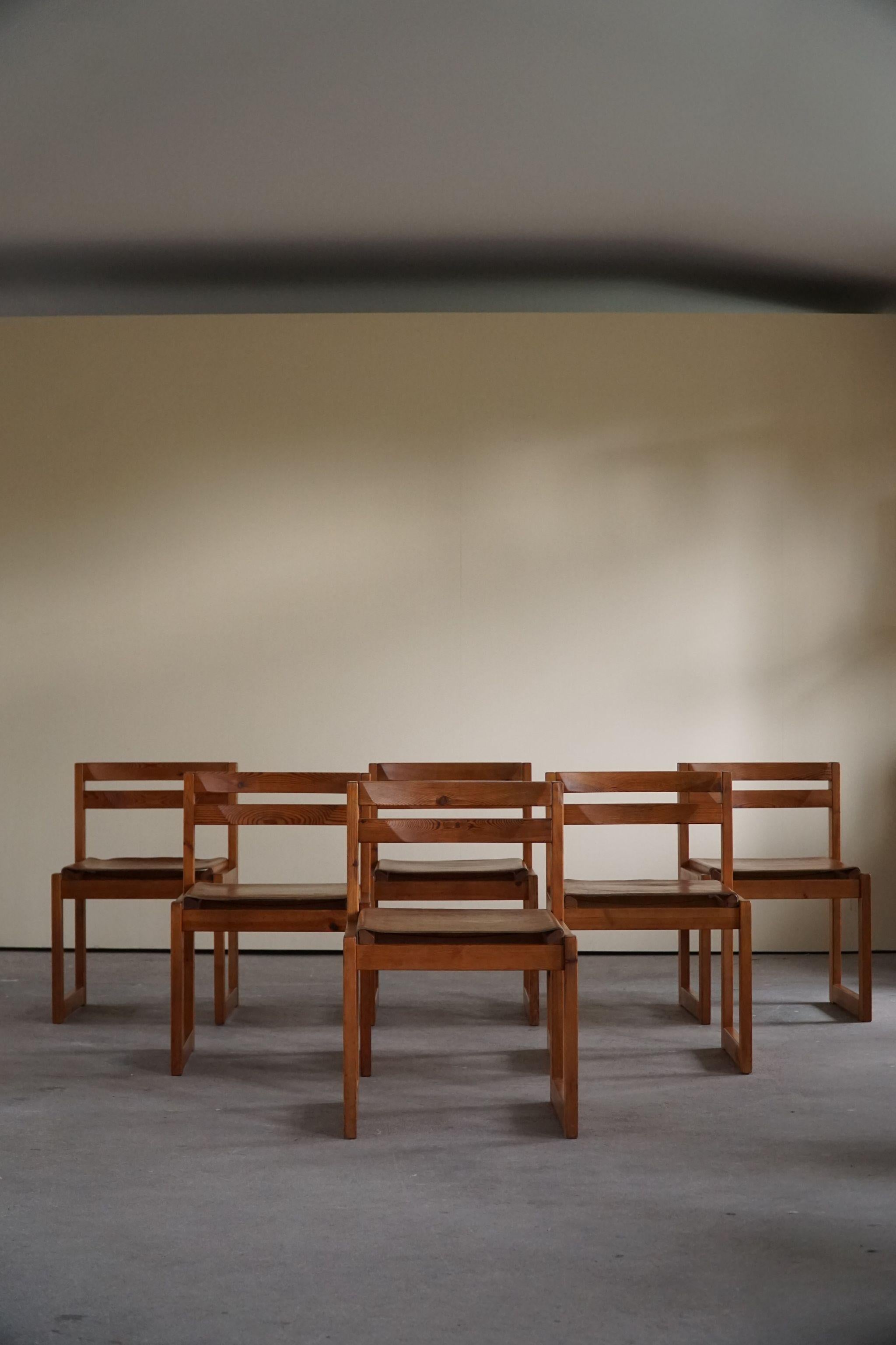 Set of 12, Danish Modern Dining Chairs in Pine and Leather, by Knud Færch, 1970s 6