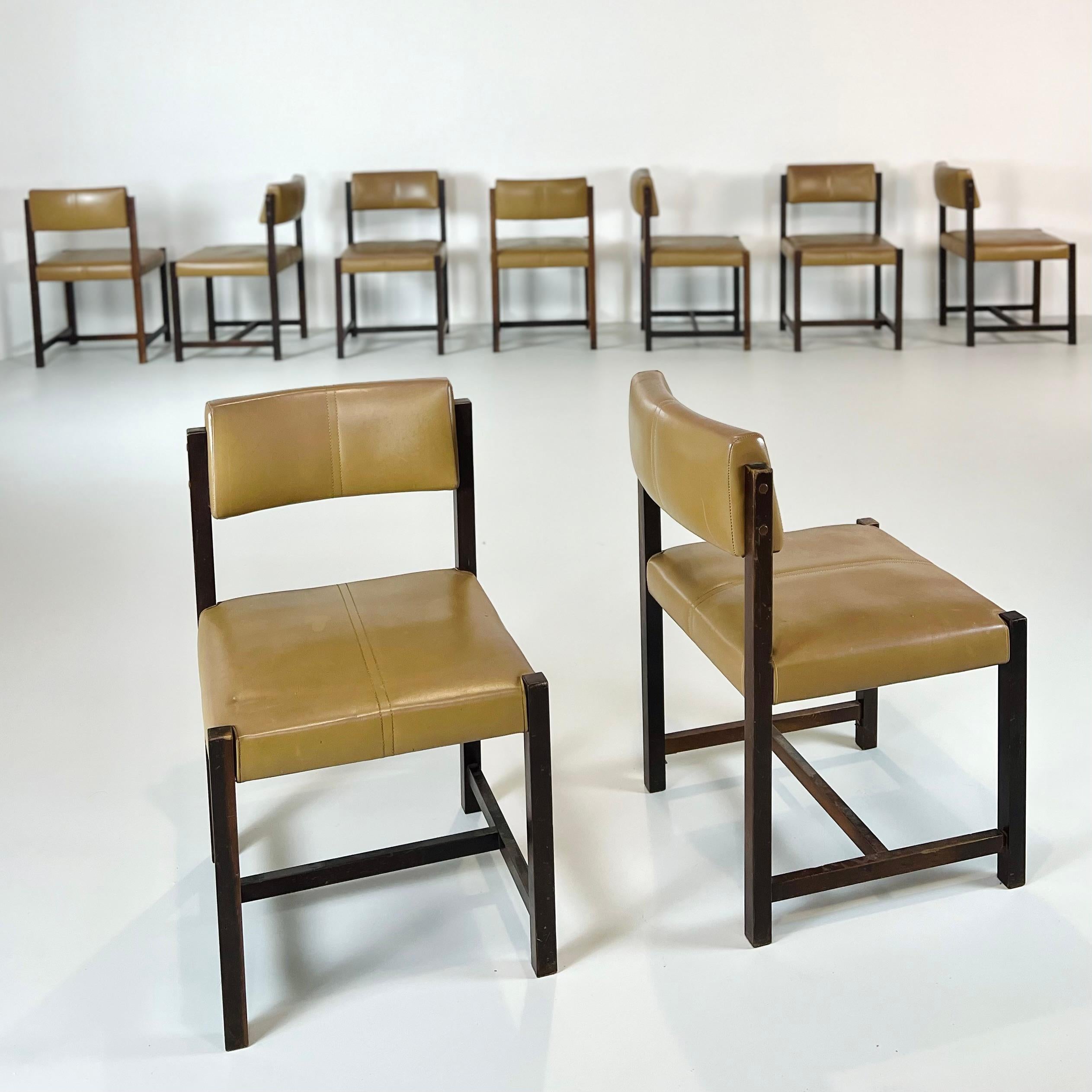 Set of 12 dinning room chairs 'Del Rey' by Jorge Zalszupin, Brazil, 1960.

The restoration process only needed refinishing, which was done by our team at the finest details and preserving the originality from that period.

The restoration