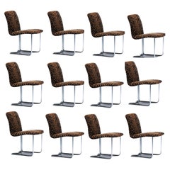 Satz von 12 verchromten Esszimmerstühlen des Design Institute of America aus schwarzem Tigersamt