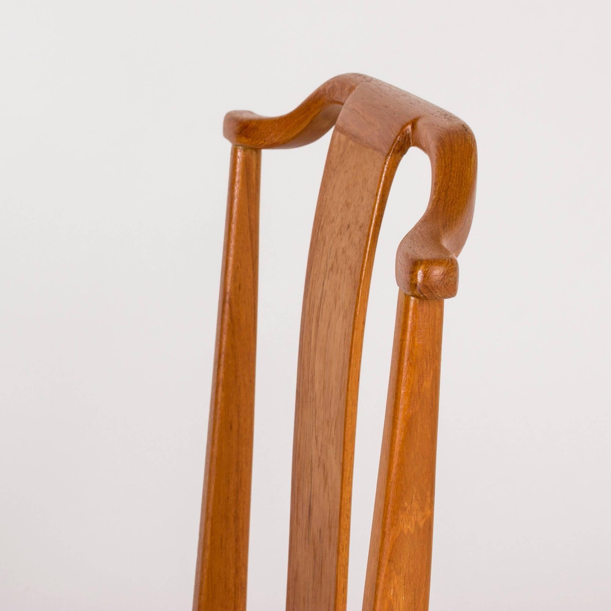 Ensemble de 12 chaises de salle à manger par Axel Larsson en vente 3