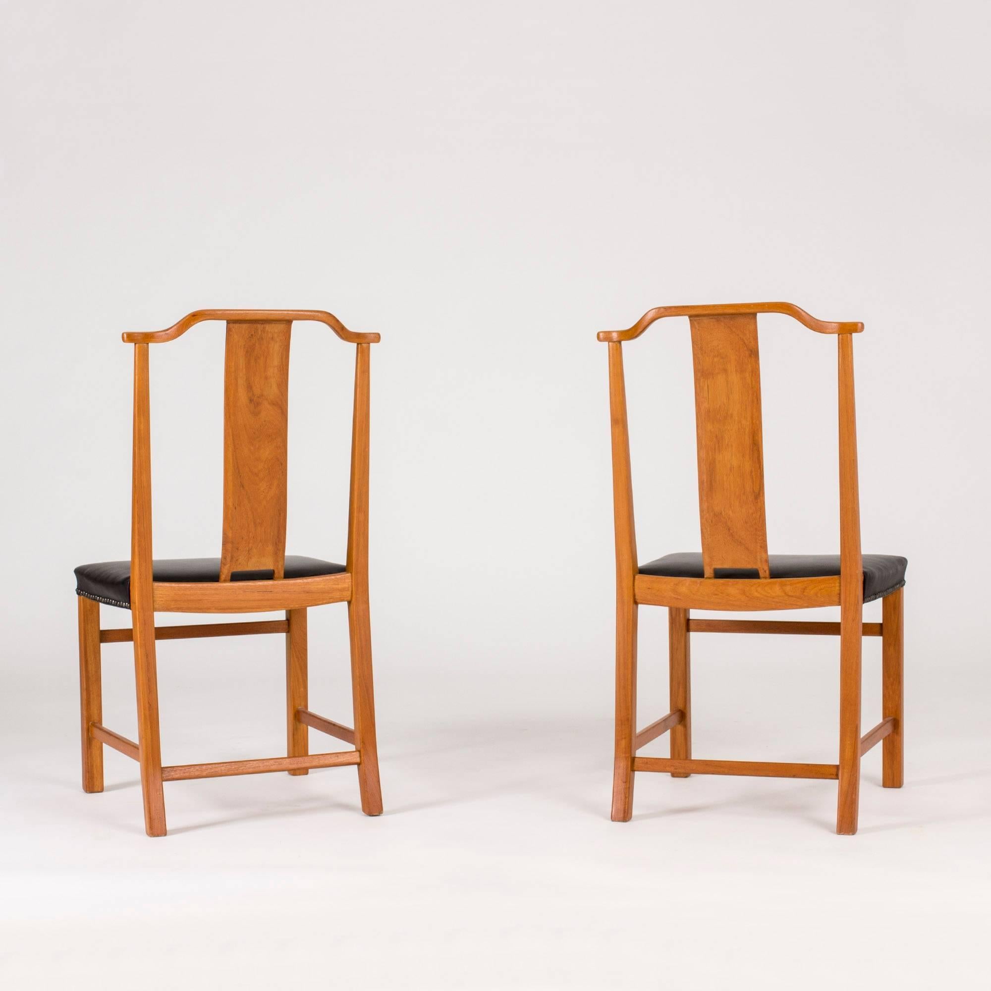Scandinavian Modern Set of 12 Dining Chairs by Axel Larsson For Sale