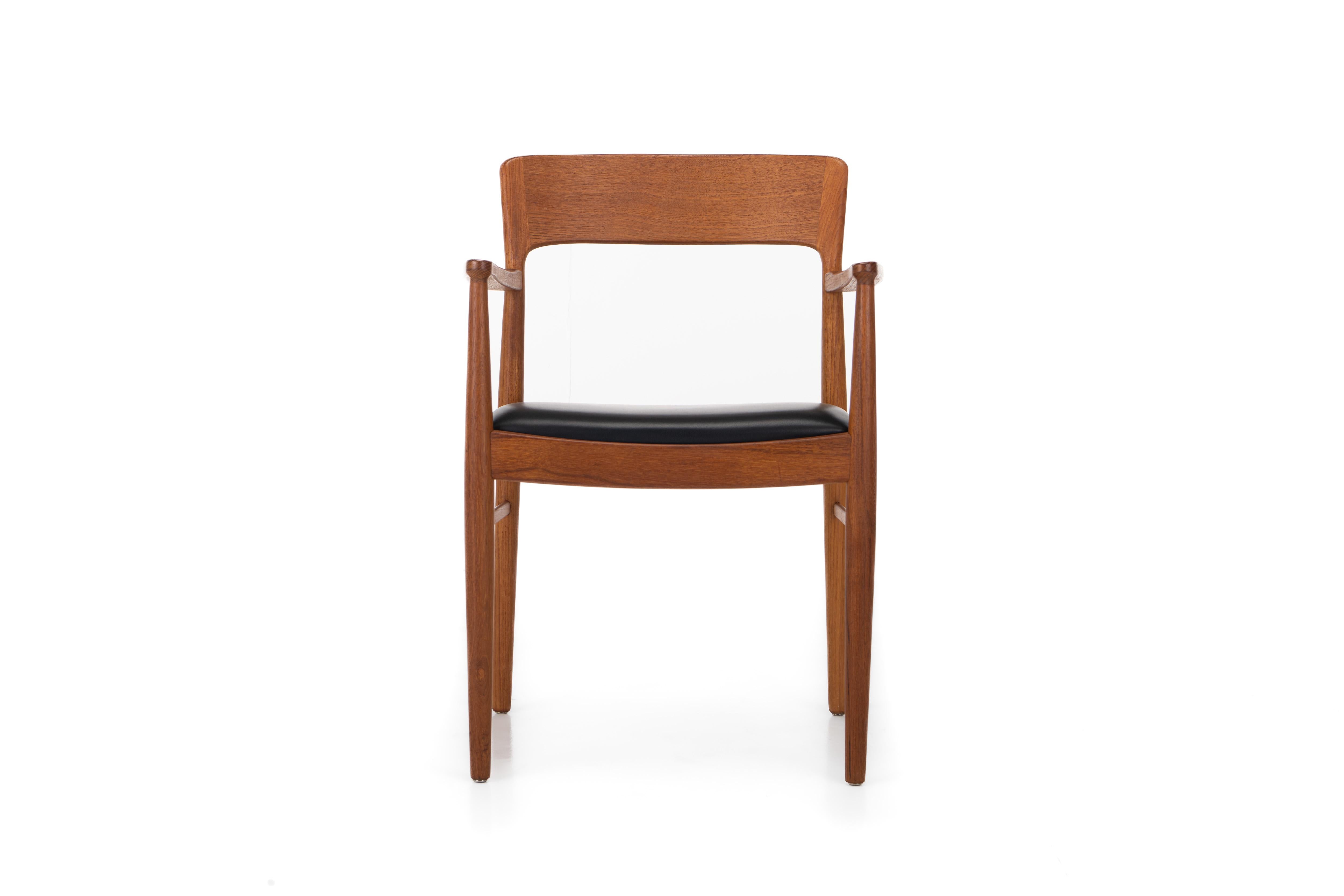 Mid-Century Modern Set of 12 dining chairs by Henning Kjaernulf for KS Mobler, Denmark 1960s 10 + 2