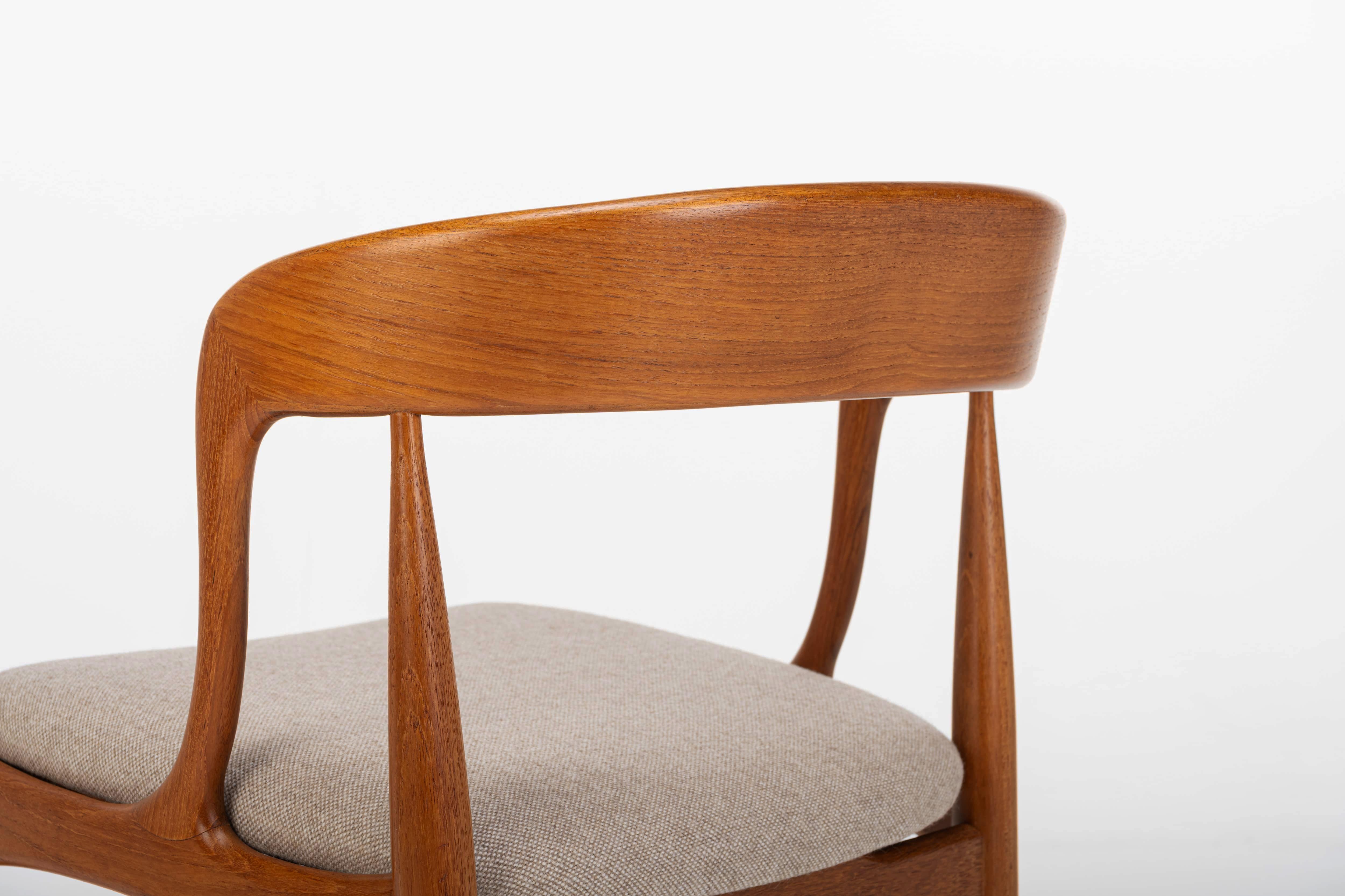 Set of 12 dining chairs by Johannes Andersen for Uldum Mobelfabrik, Model 16 - D 3