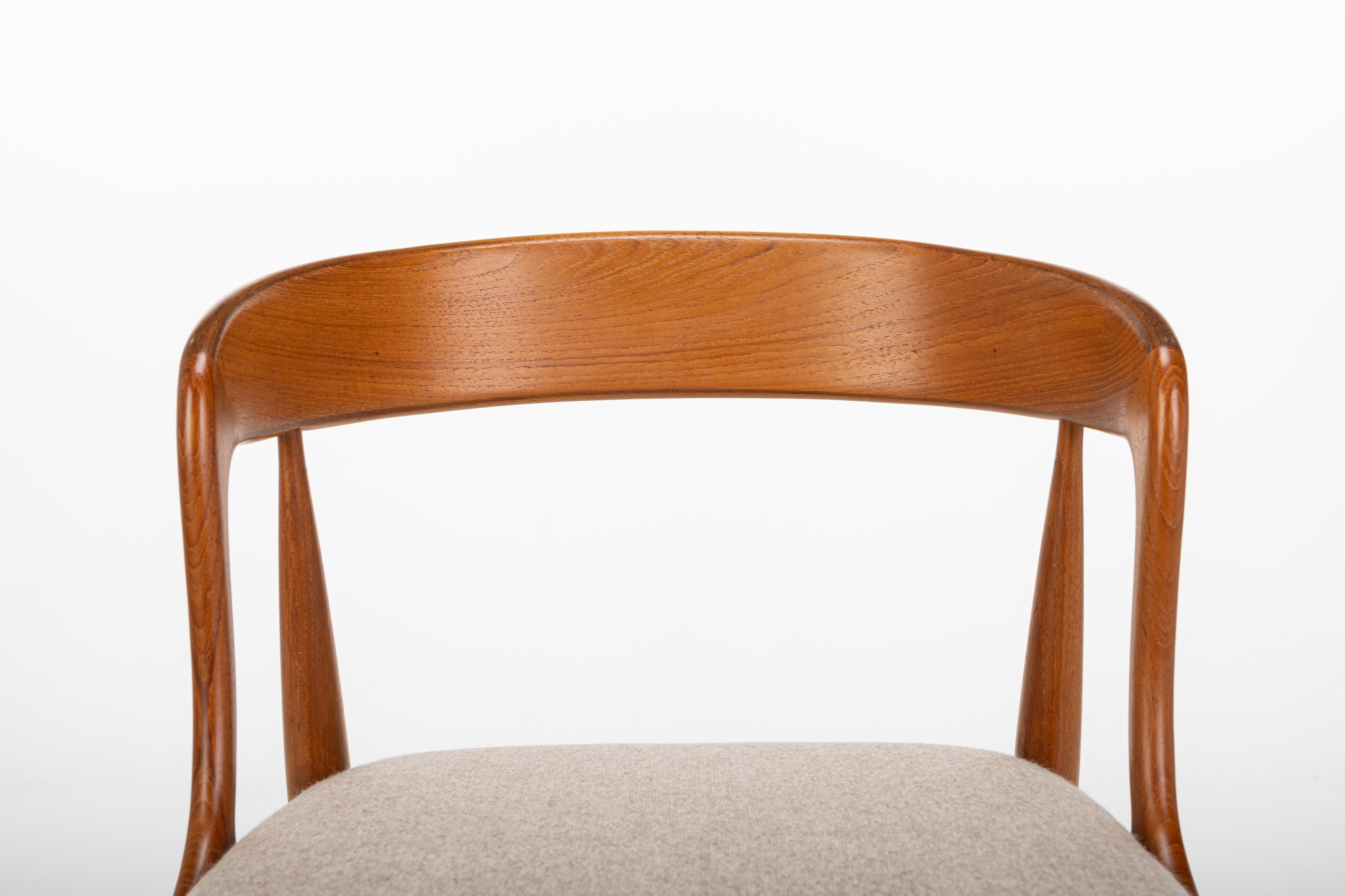 Set of 12 dining chairs by Johannes Andersen for Uldum Mobelfabrik, Model 16 - D 6