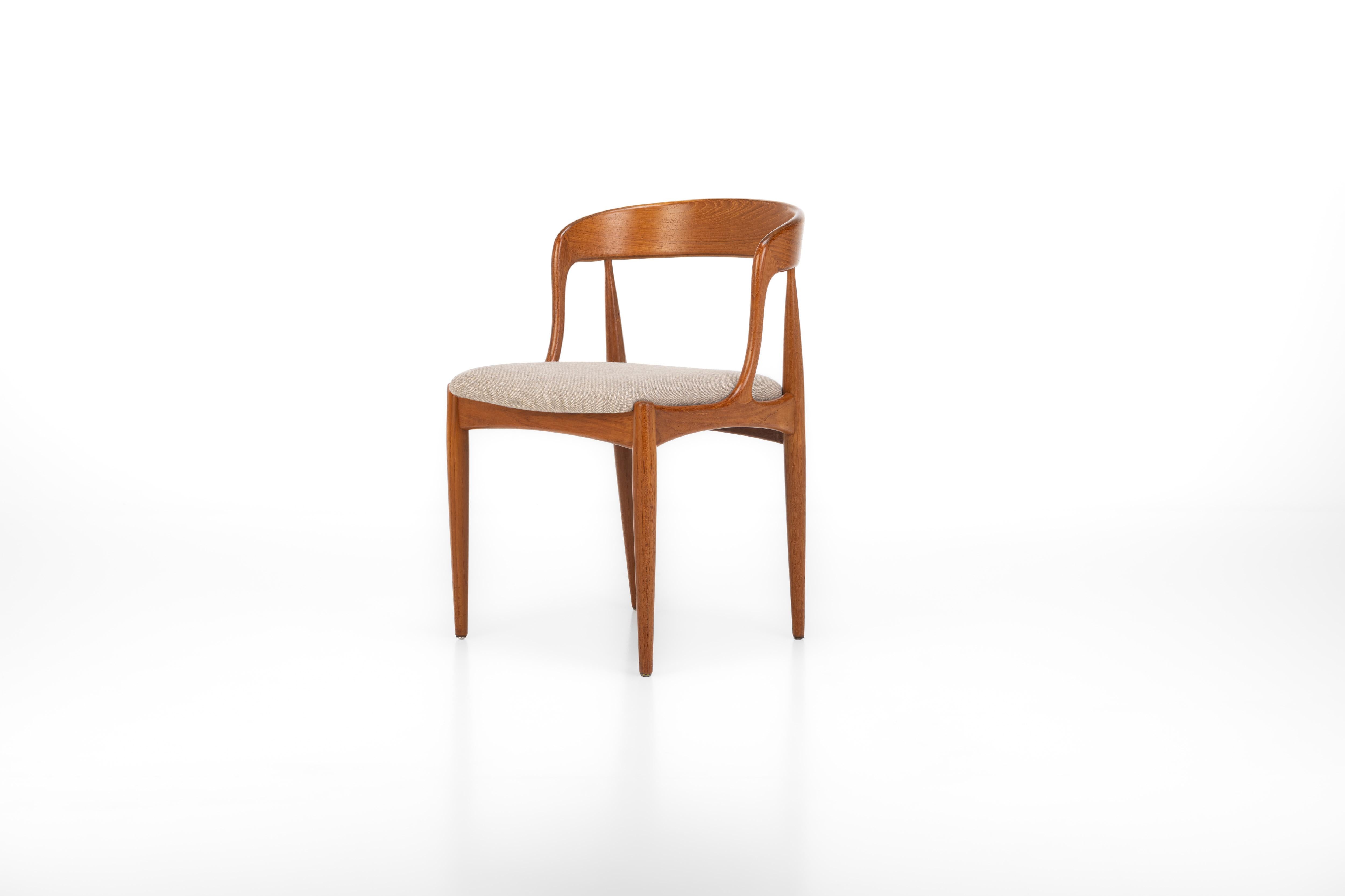 Set of 12 dining chairs by Johannes Andersen for Uldum Mobelfabrik, Model 16 - D In Good Condition In Ranst, VAN