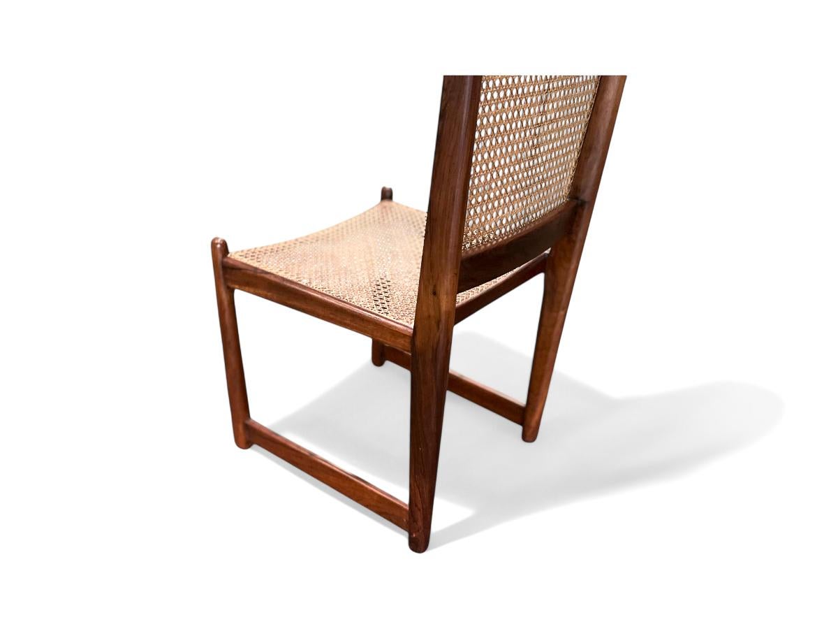 Ensemble de 12 chaises de salle à manger en bois dur et cannage par Fatima, c. 1960s en vente 8
