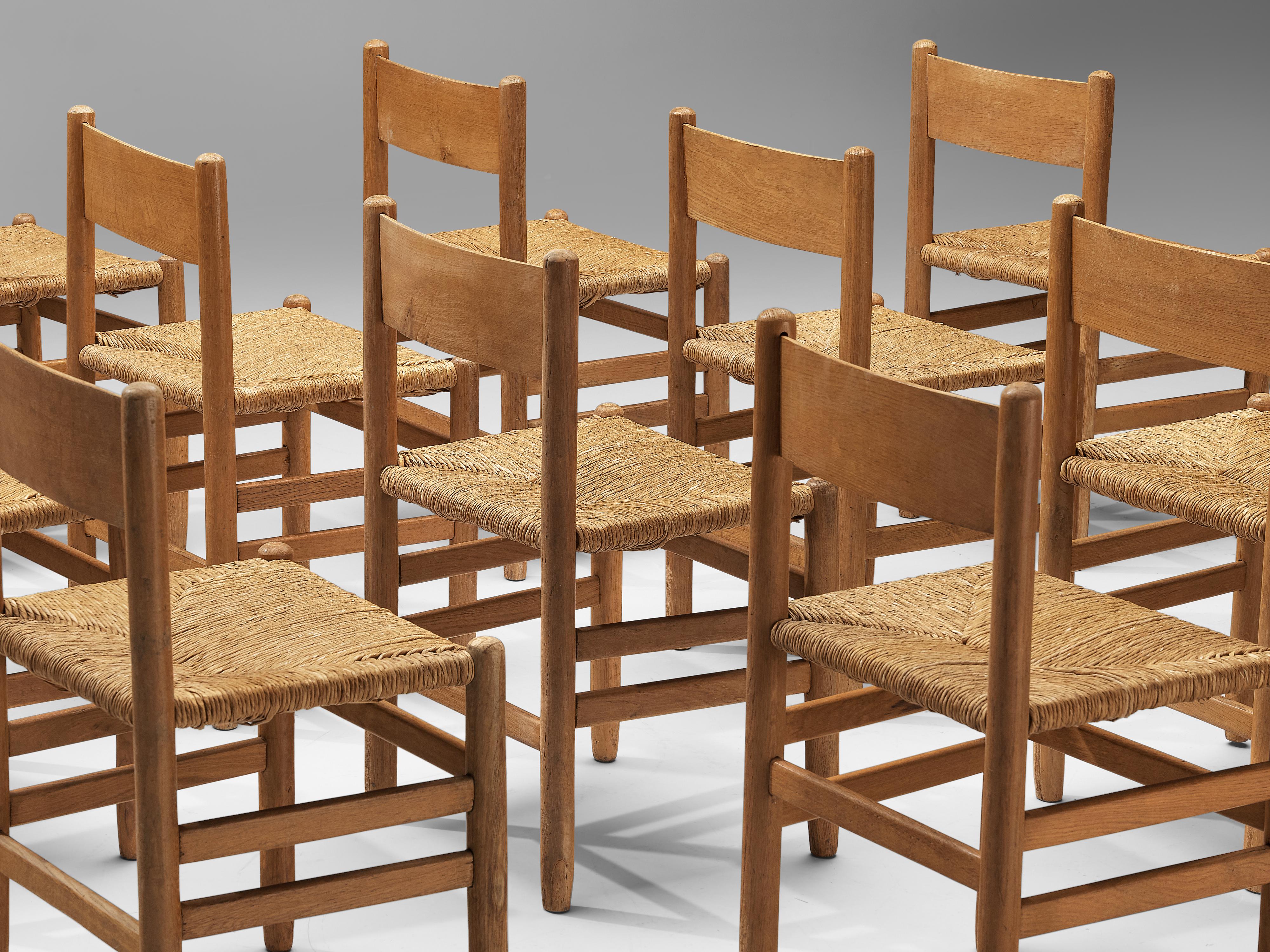 Set of 12 Dining Chairs in Oak with Rush Seating In Good Condition In Waalwijk, NL